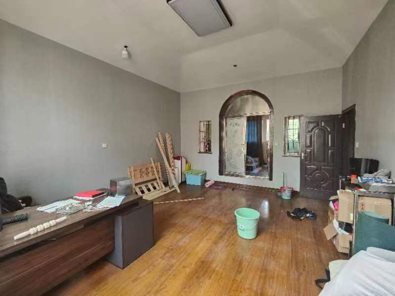 珠江花园 4室2厅3卫 130.0万 珠江花园 4室2厅3卫 130.0万室内图