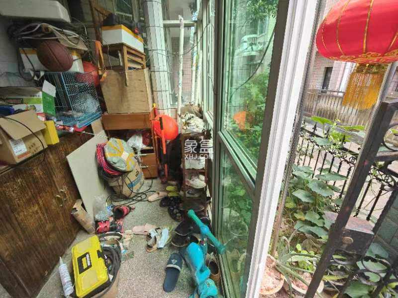 珠江花园 4室2厅3卫 130.0万 珠江花园 4室2厅3卫 130.0万室内图