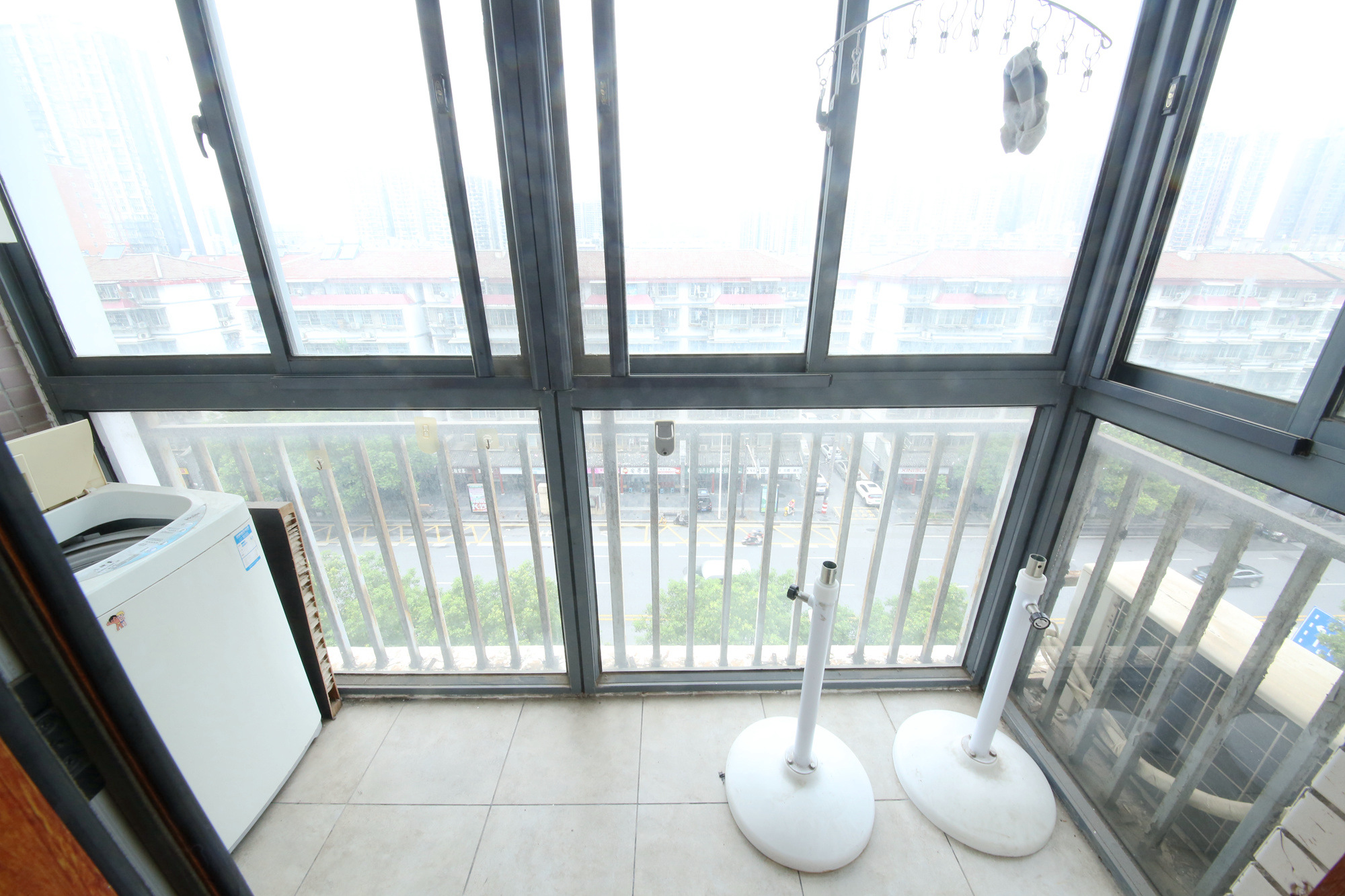 银港水晶城  4室2厅2卫   158.00万阳台