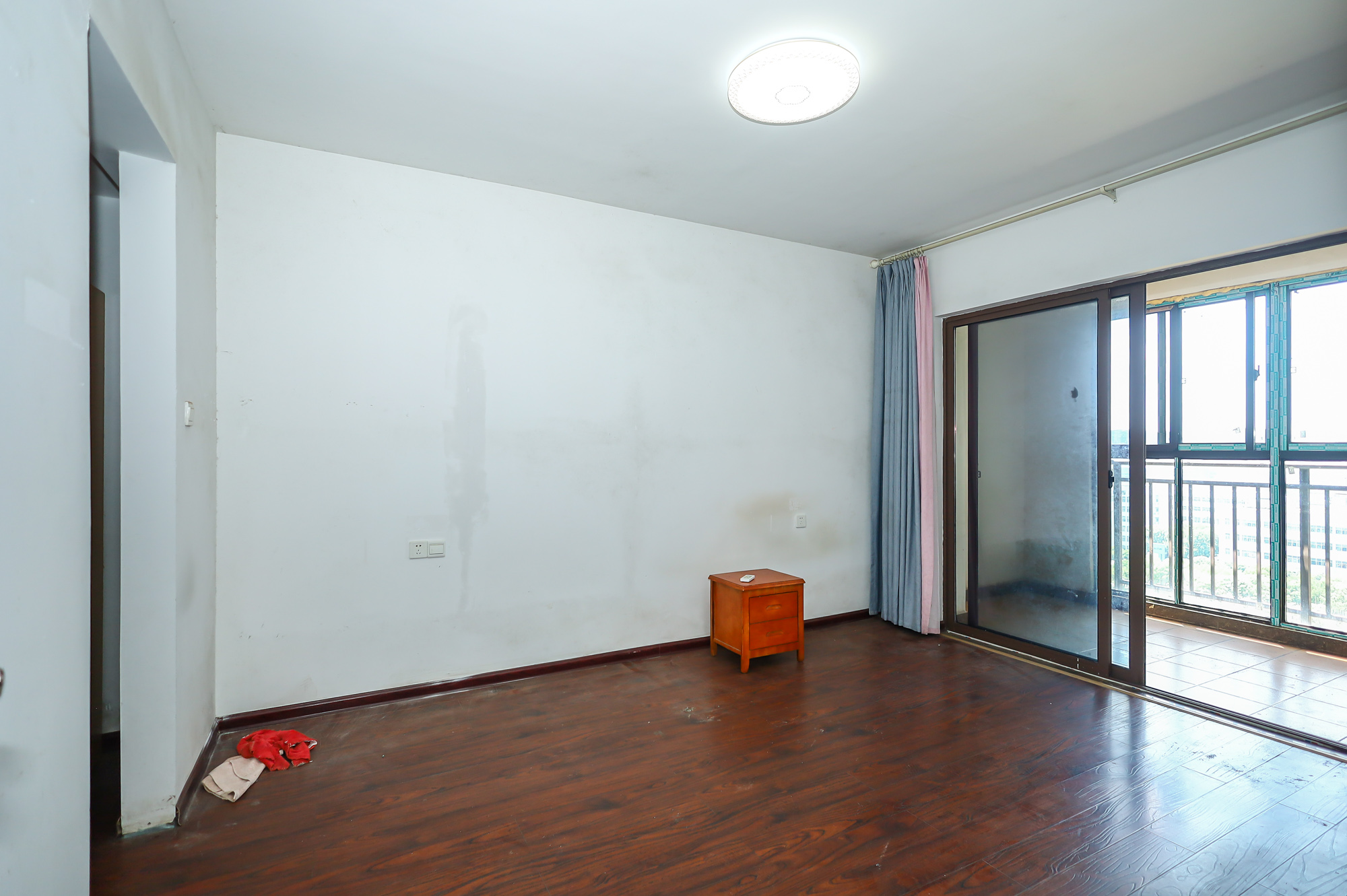 新长海广场  3室2厅1卫    78.8万卧室