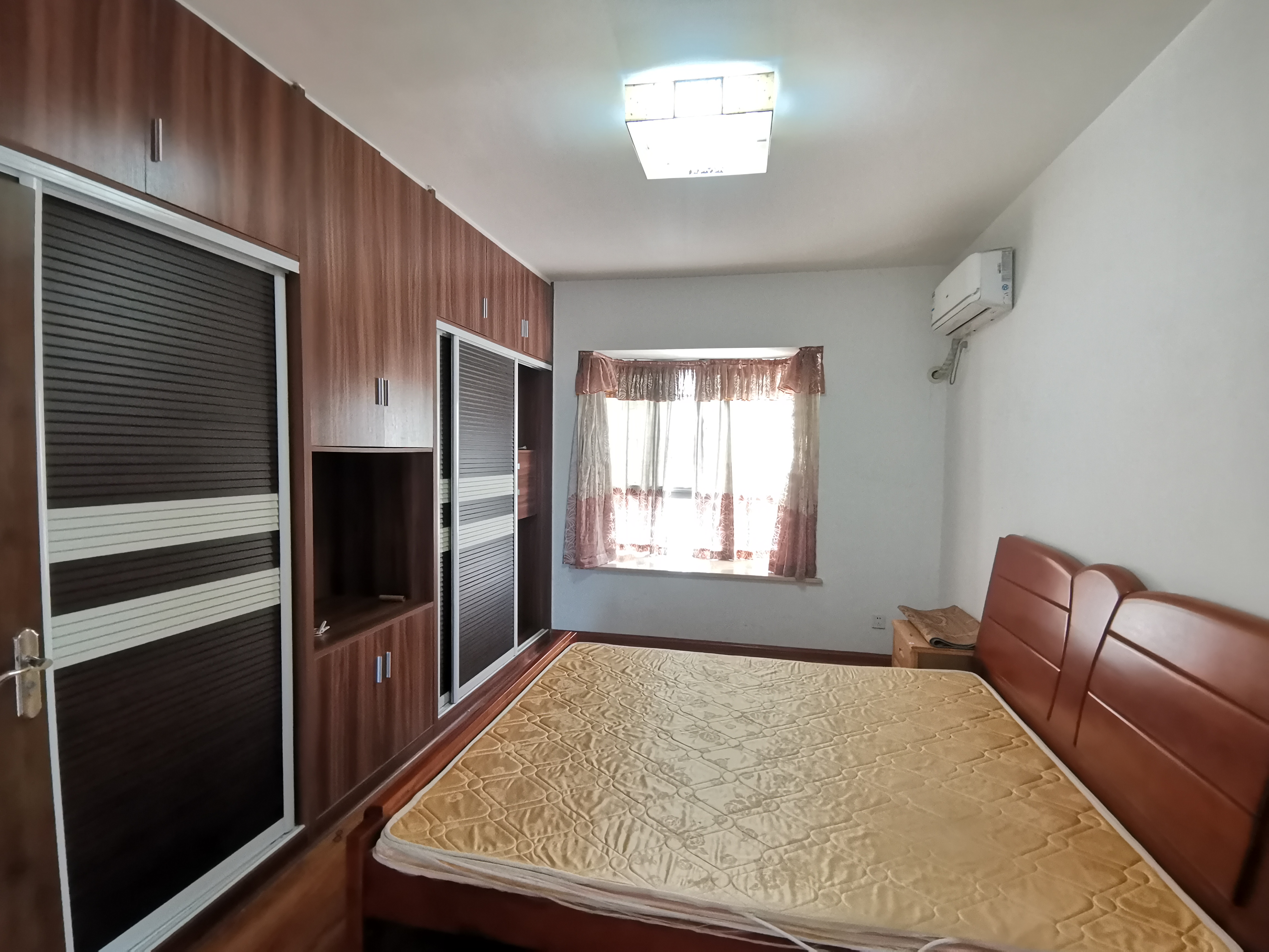 五景花苑 4室2厅2卫 108.00万 五景花苑 4室2厅2卫 108.00万室内图