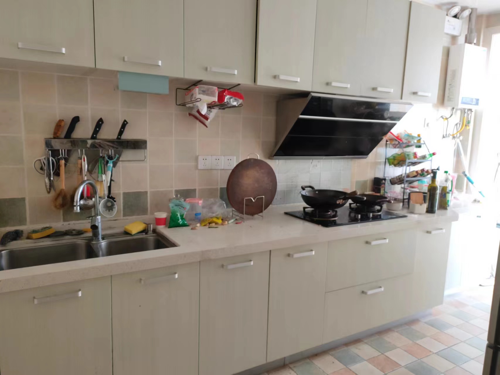 万达华府 4室2厅2卫 100.0万 万达华府 4室2厅2卫 100.0万客厅