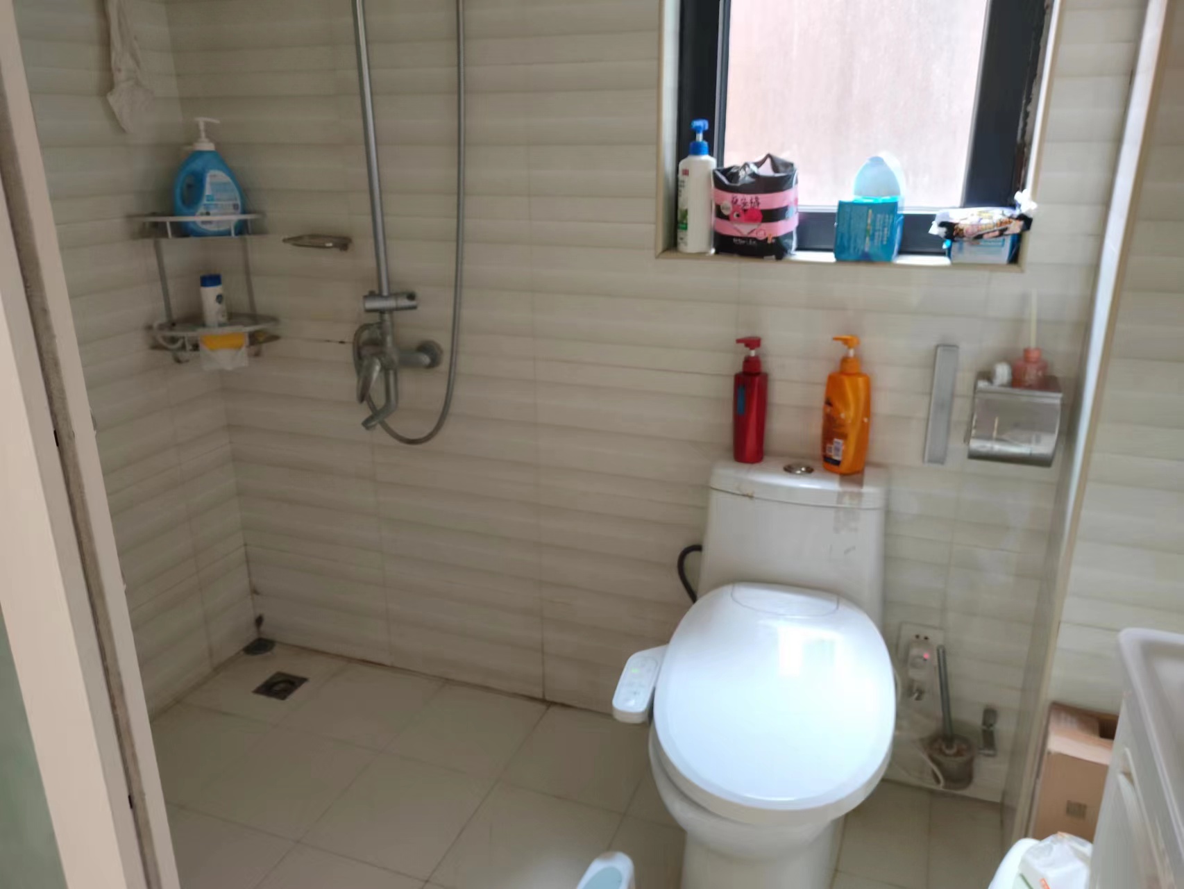 万达华府 4室2厅2卫 100.0万 万达华府 4室2厅2卫 100.0万客厅