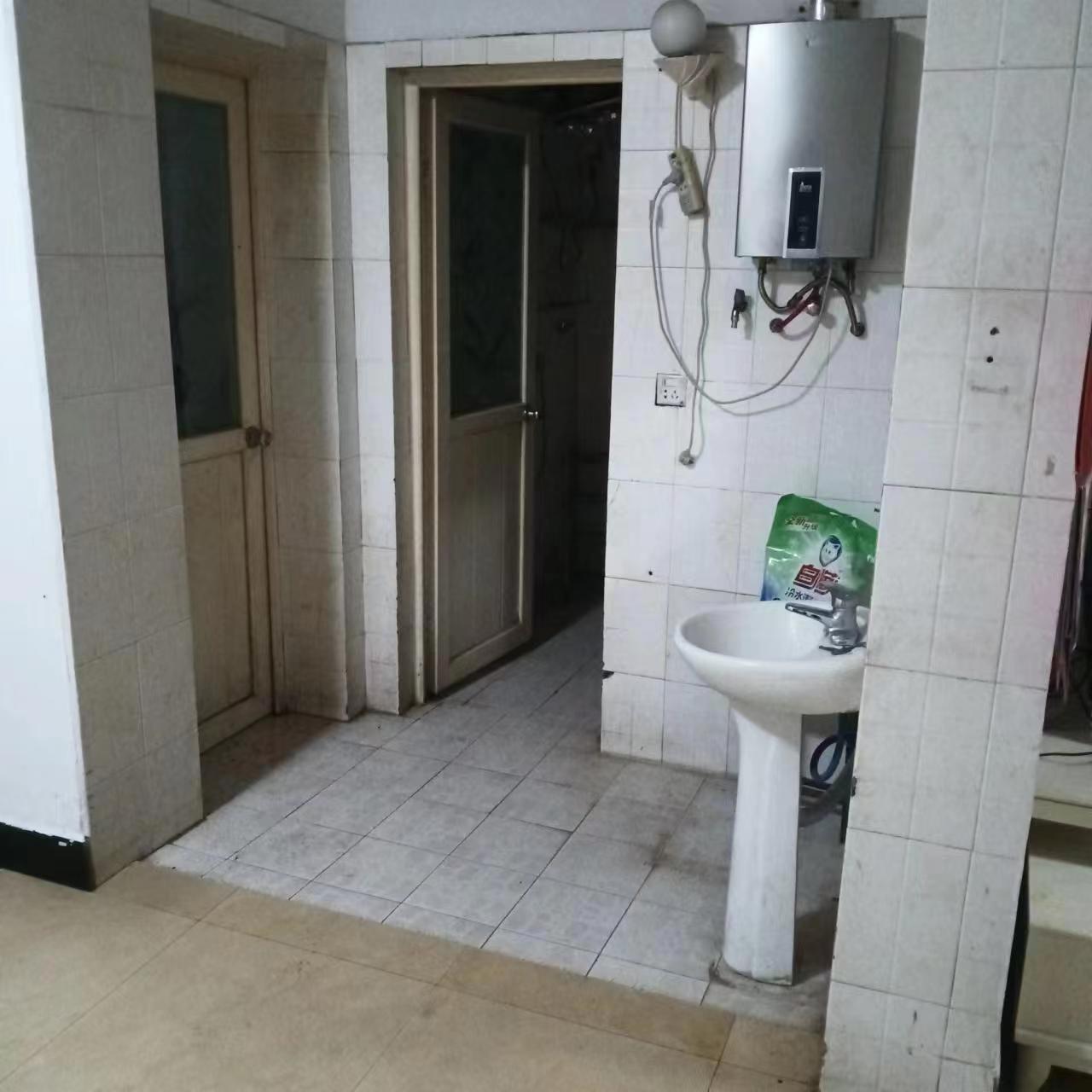 立新二社区  3室2厅1卫   1200.00元/月室内图