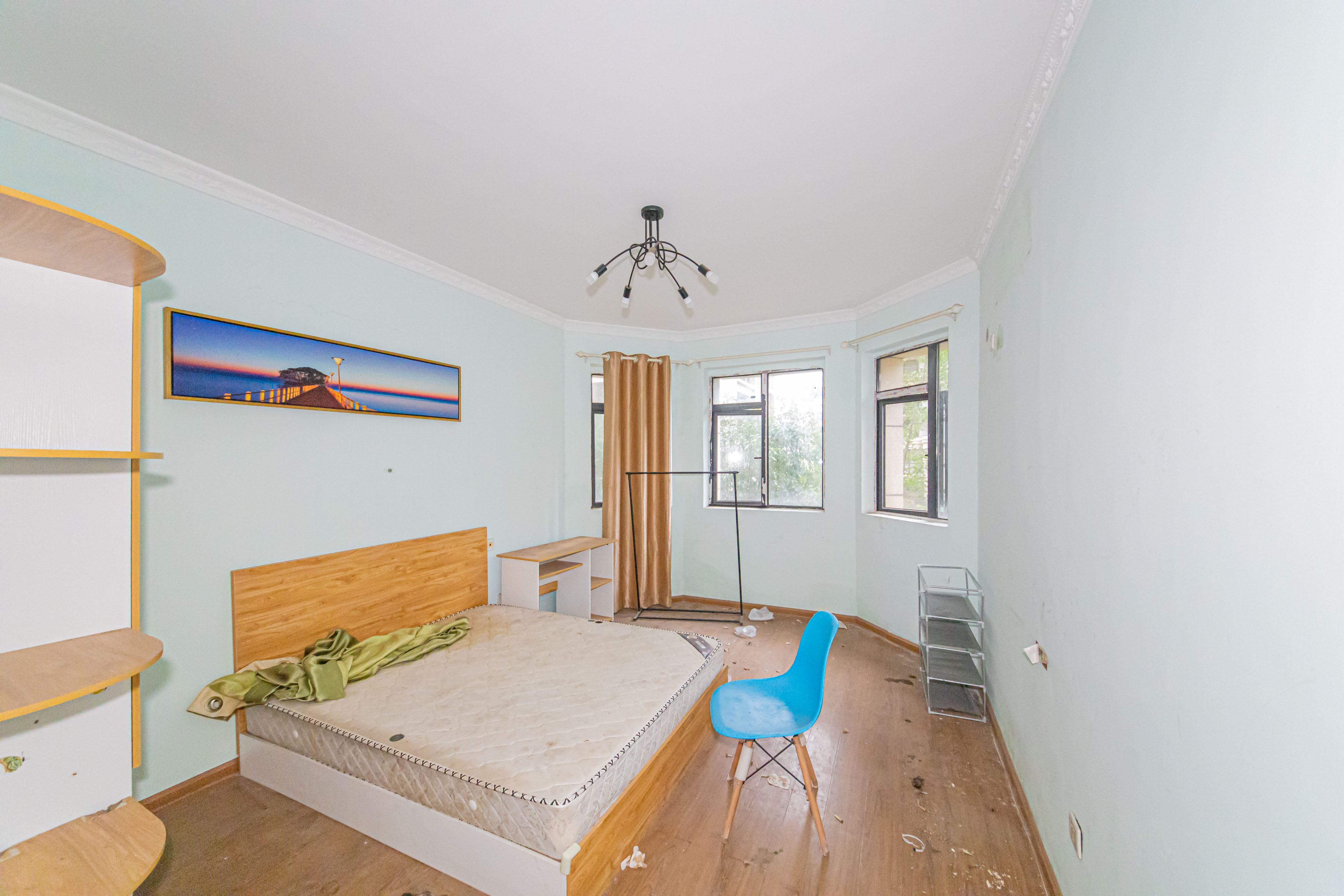 兴汝金城 5室2厅1卫 135.0万 兴汝金城 5室2厅1卫 135.0万卧室