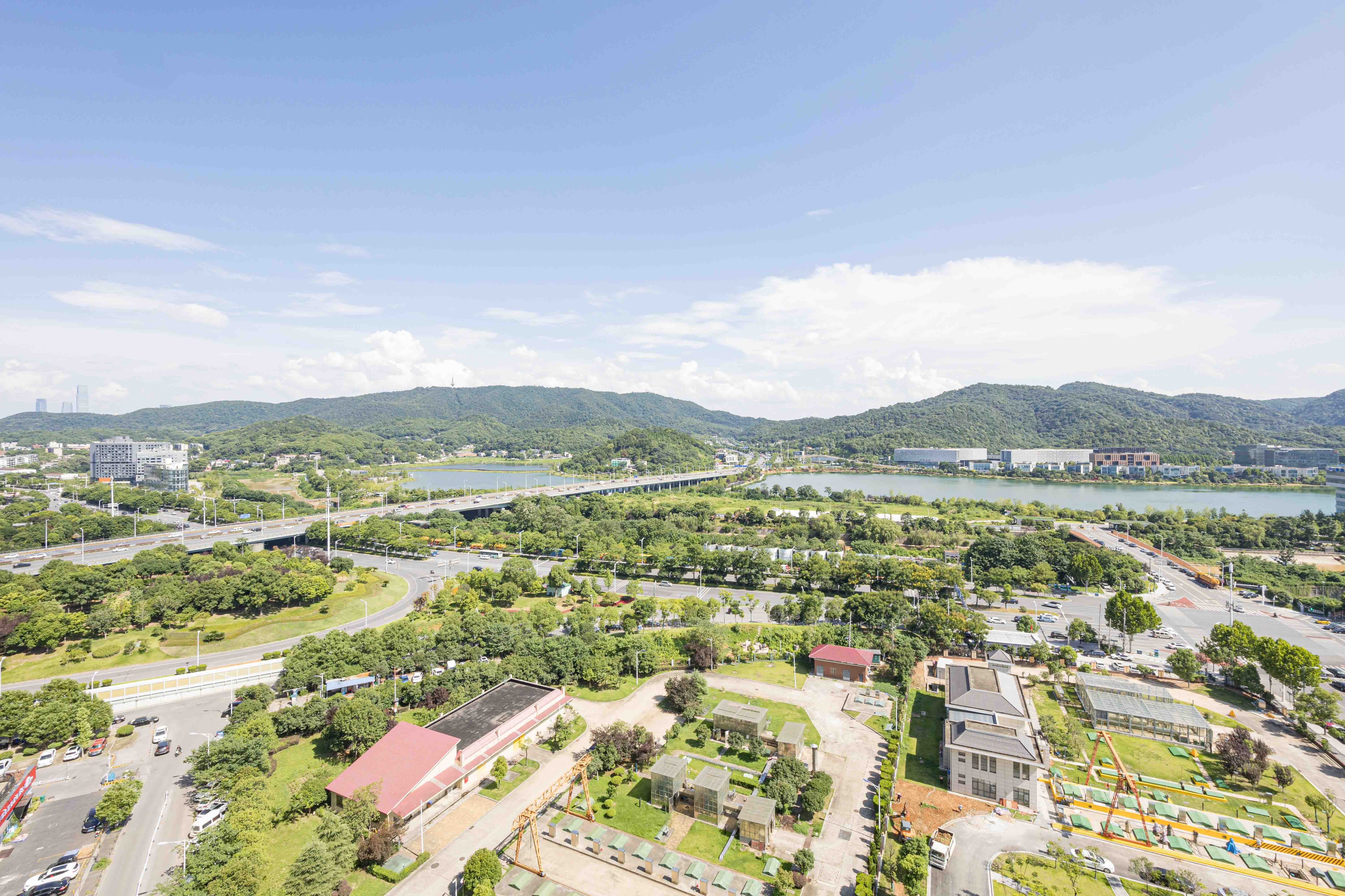 达美D6区  2室2厅1卫   105.00万其他