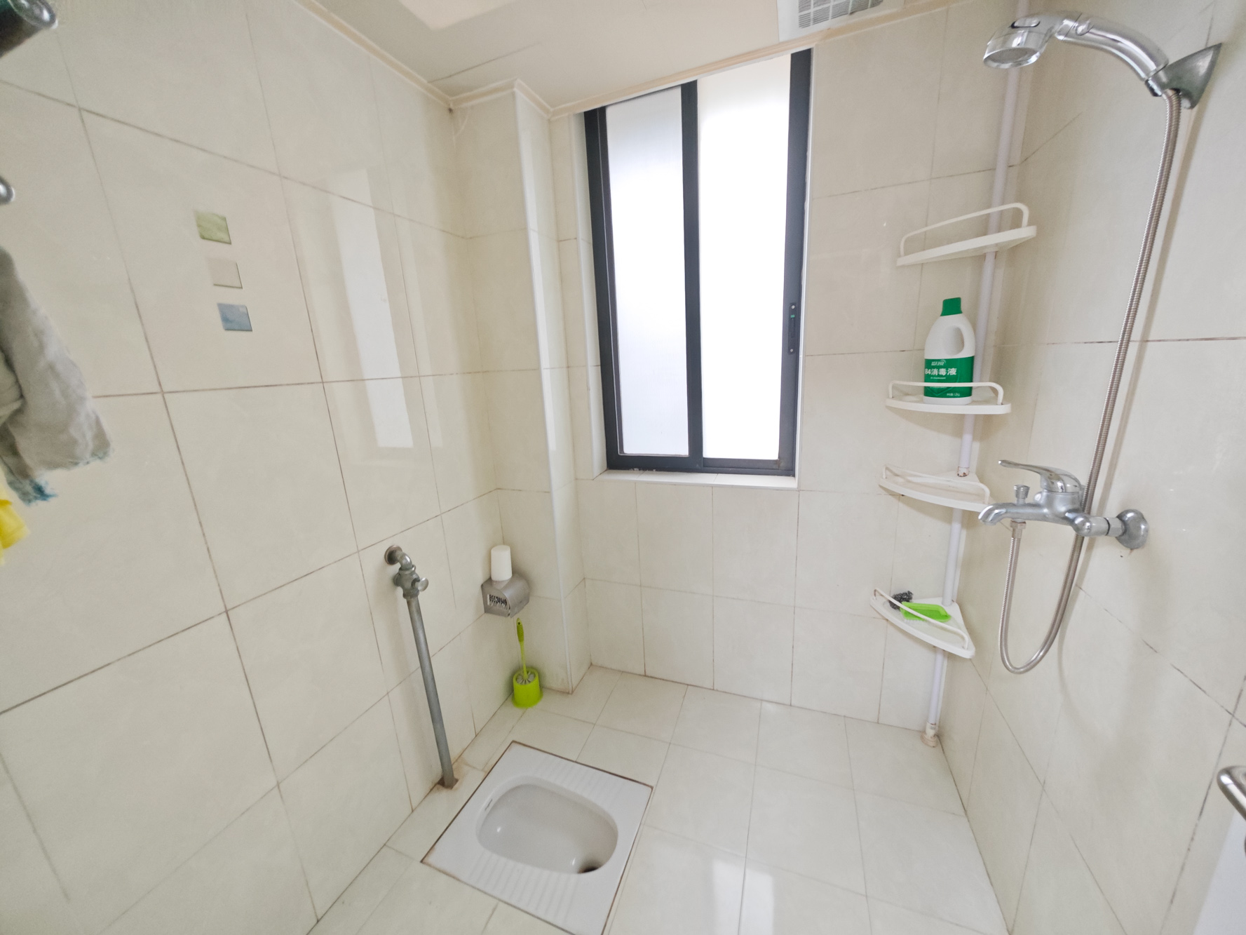 满庭芳小区  3室2厅2卫    139.0万卫生间