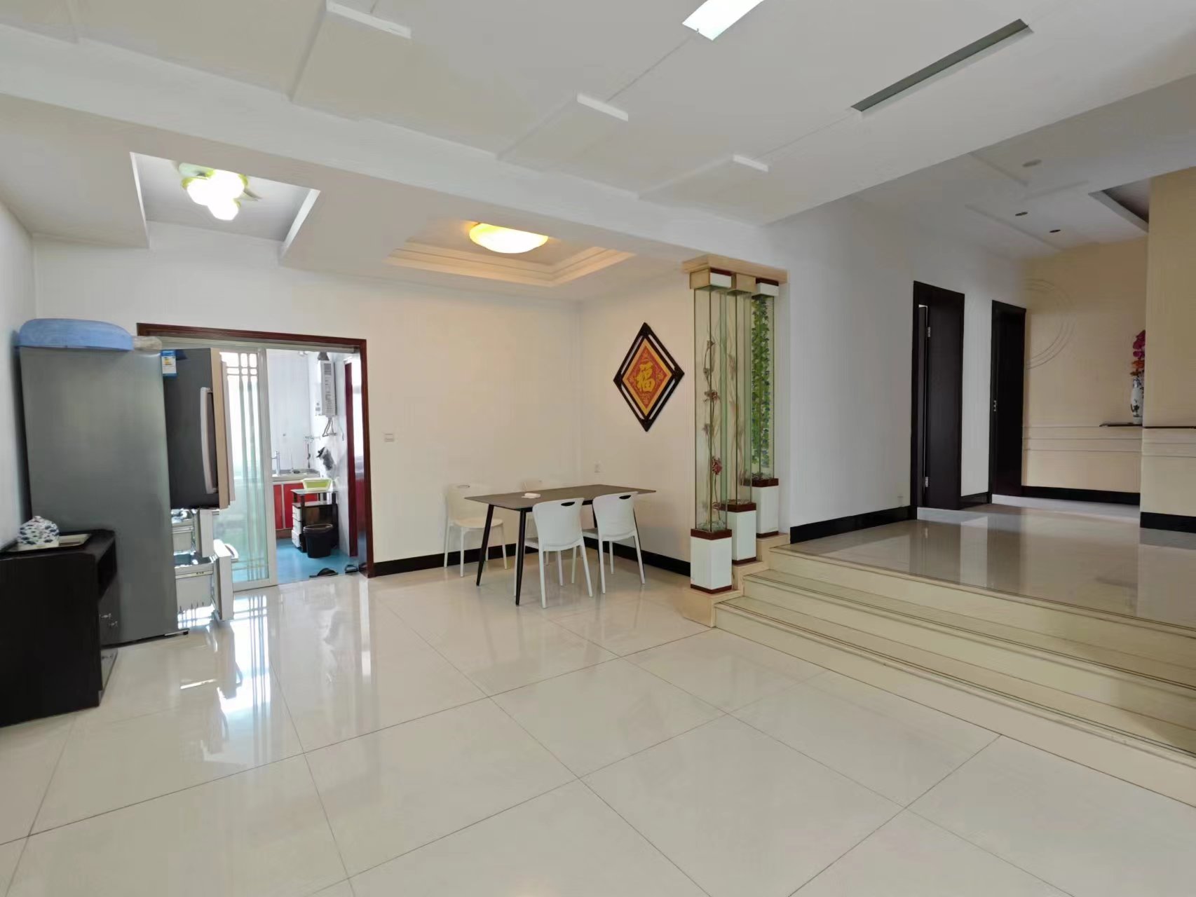 龙凤佳园  4室2厅2卫    43.8万 龙凤佳园  4室2厅2卫    43.8万客厅