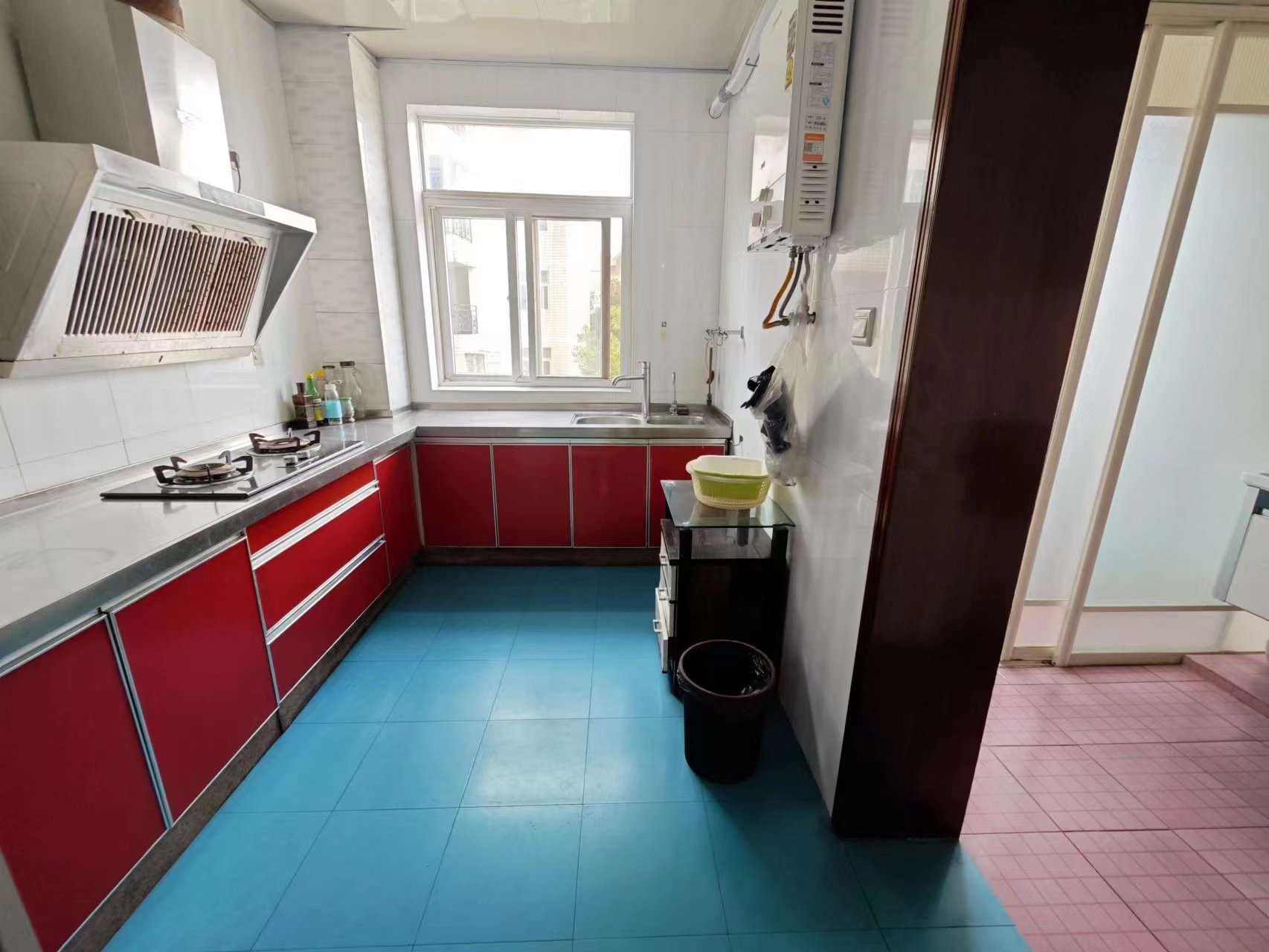 龙凤佳园  4室2厅2卫    43.8万 龙凤佳园  4室2厅2卫    43.8万客厅