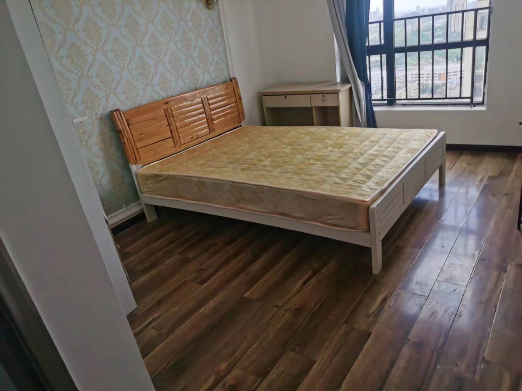 美的林城时代  3室2厅2卫   2400.00元/月室内图1