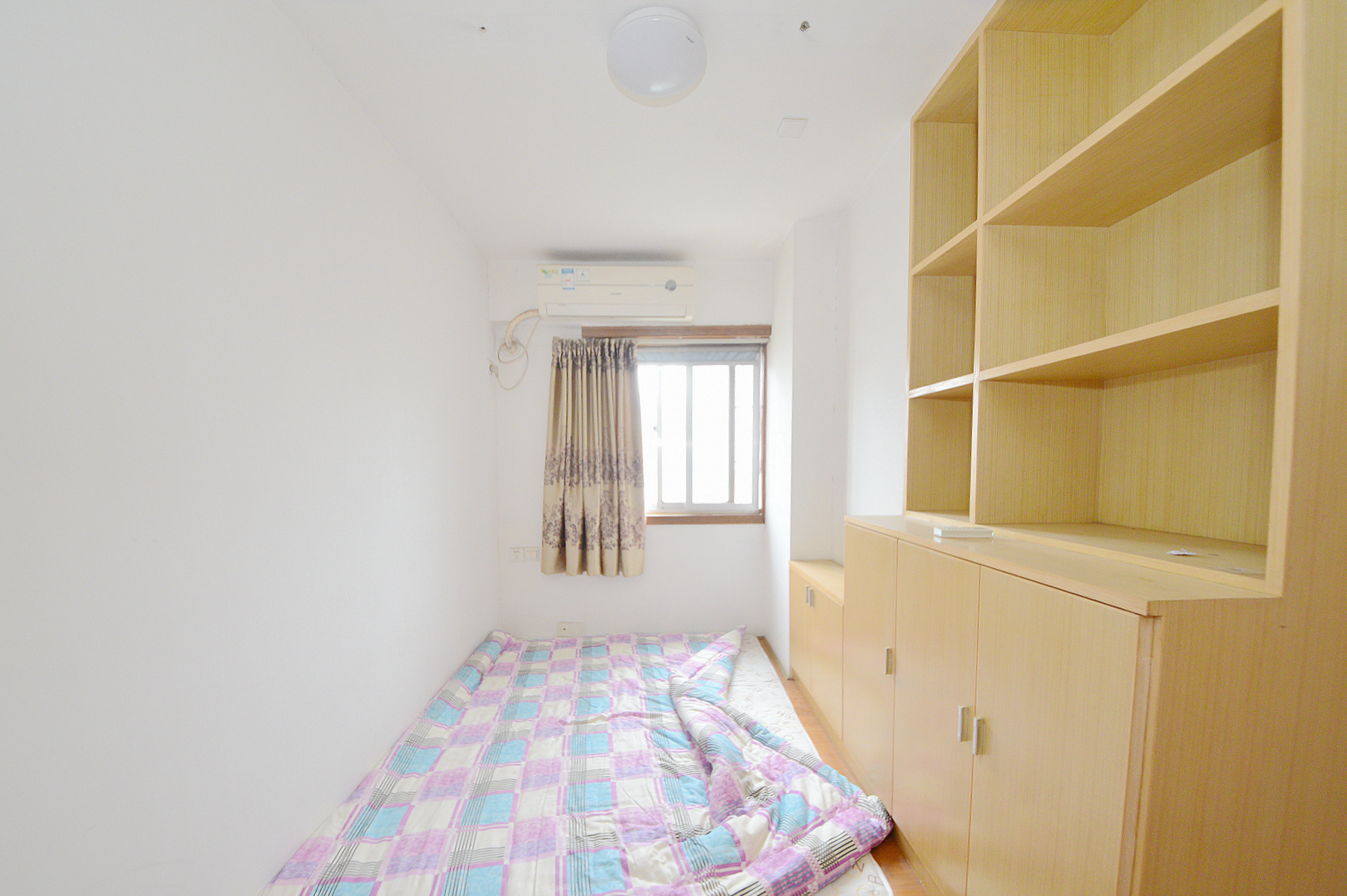 宏景名厦  3室2厅1卫   90.00万卧室