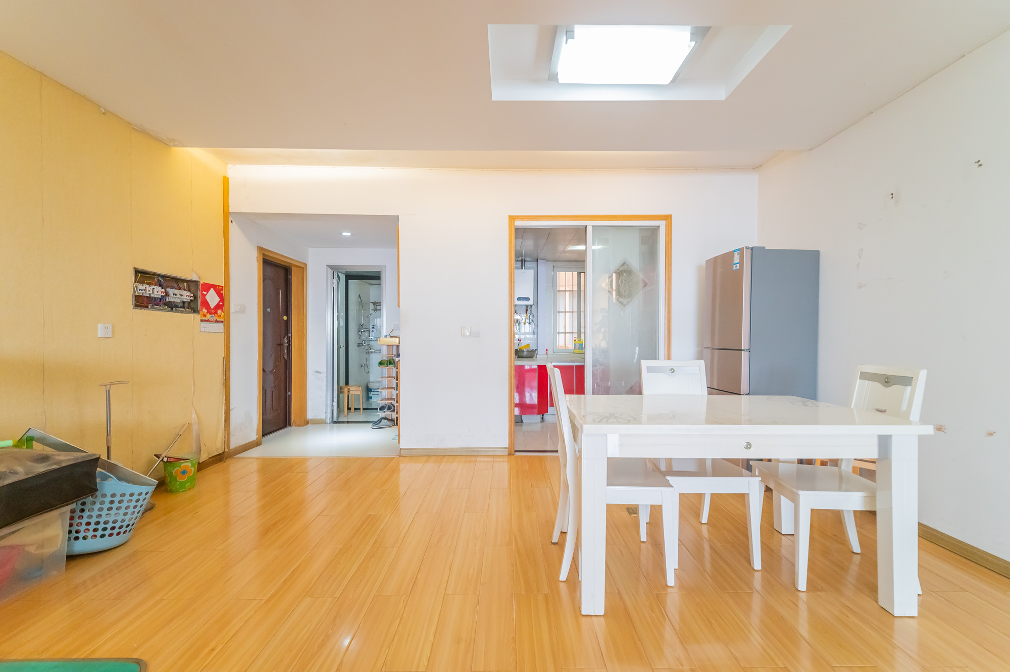 开源鑫阁  4室2厅2卫    88.8万客厅