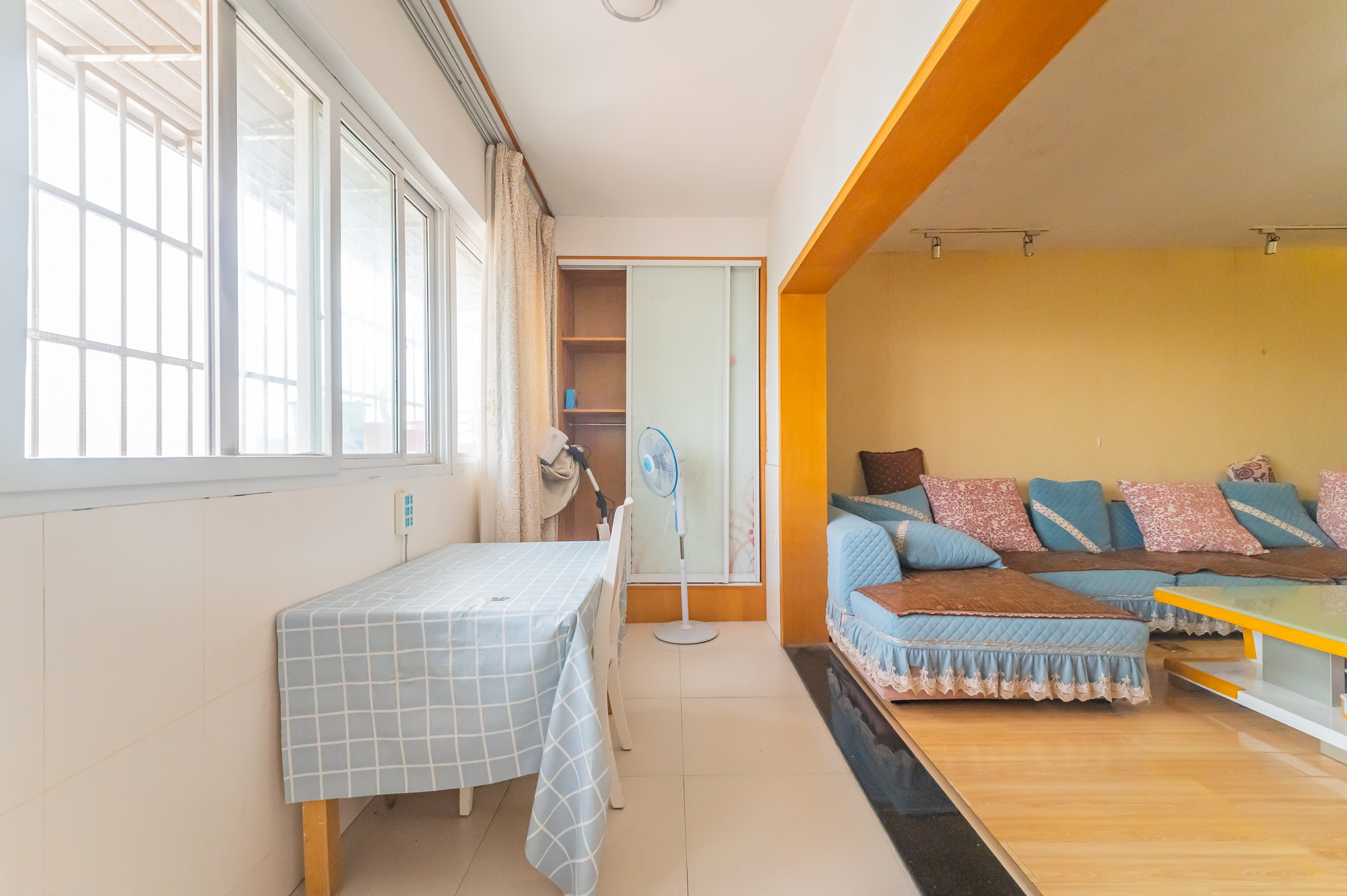 开源鑫阁  4室2厅2卫    88.8万阳台