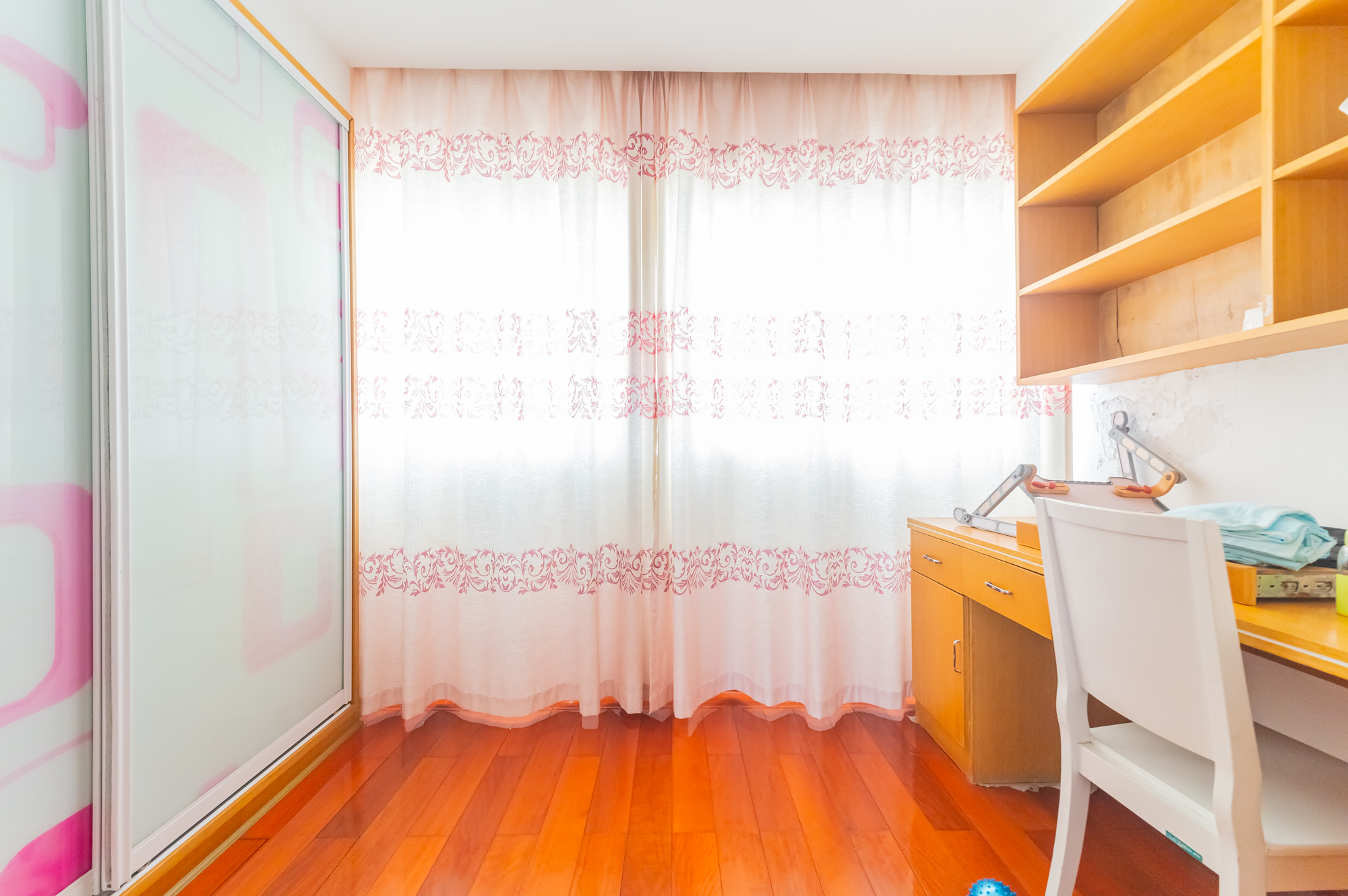 开源鑫阁  4室2厅2卫    88.8万卧室