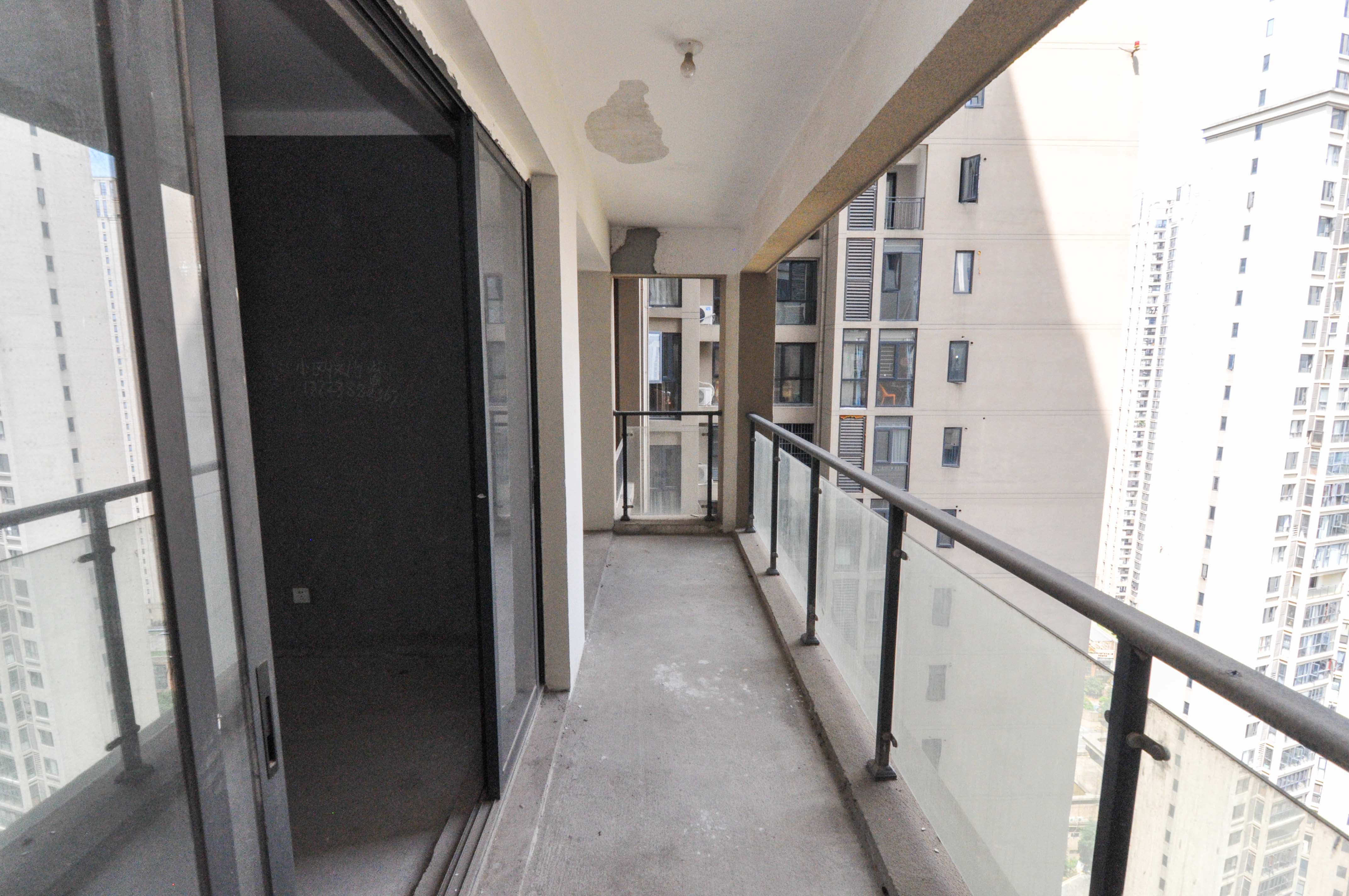 中建梅溪湖中心  4室2厅1卫   235.00万其他
