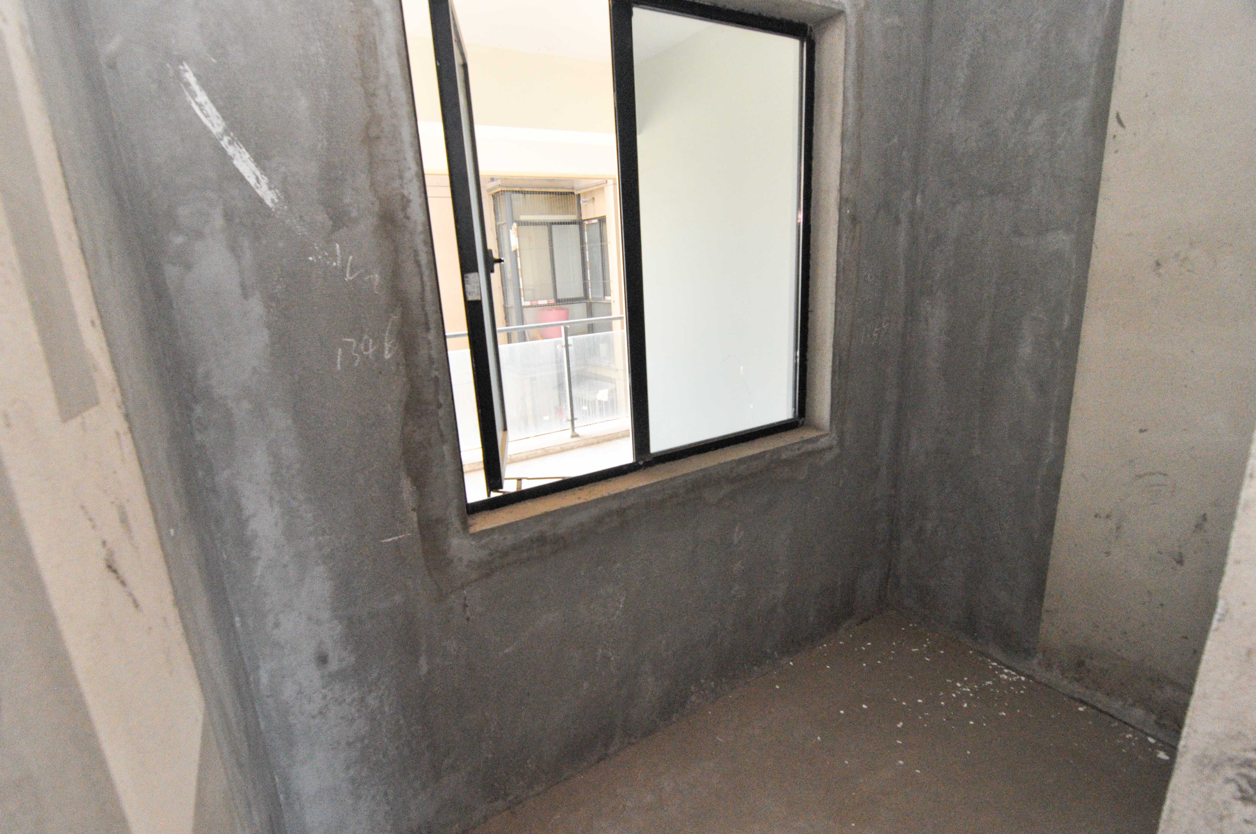 中建梅溪湖中心  4室2厅1卫   235.00万其他