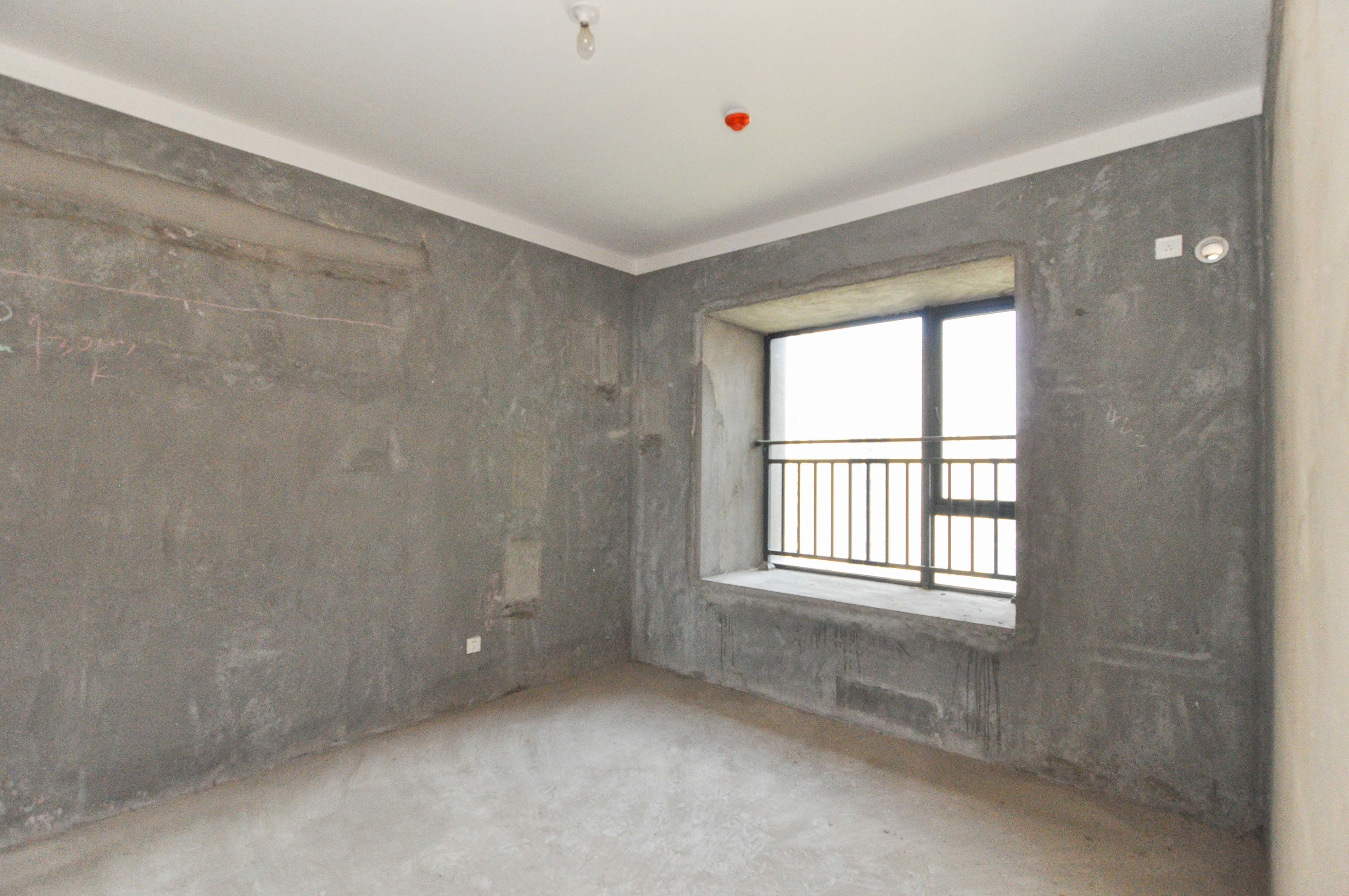 中建梅溪湖中心  4室2厅1卫   235.00万其他