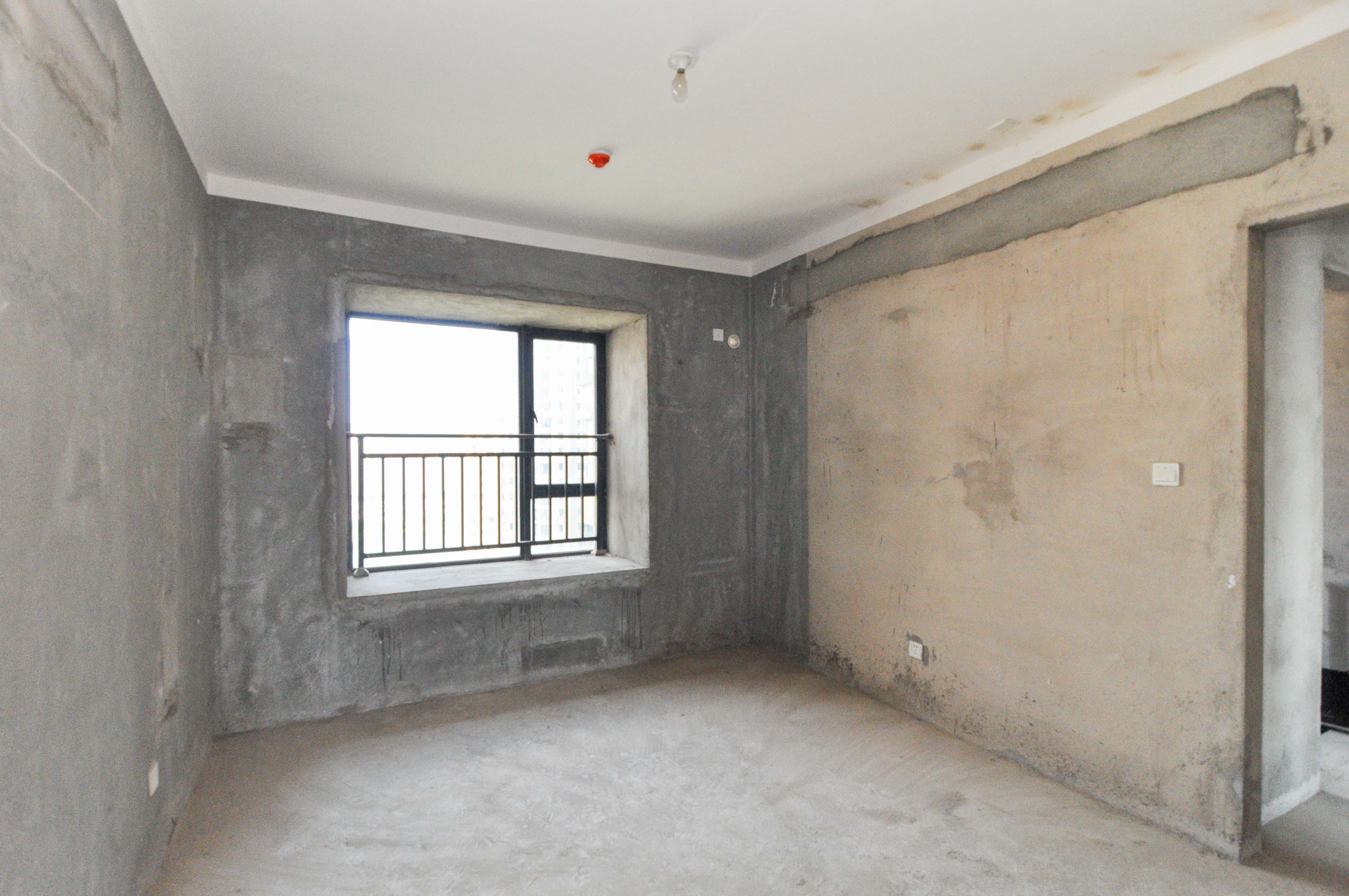 中建梅溪湖中心  4室2厅1卫   235.00万其他