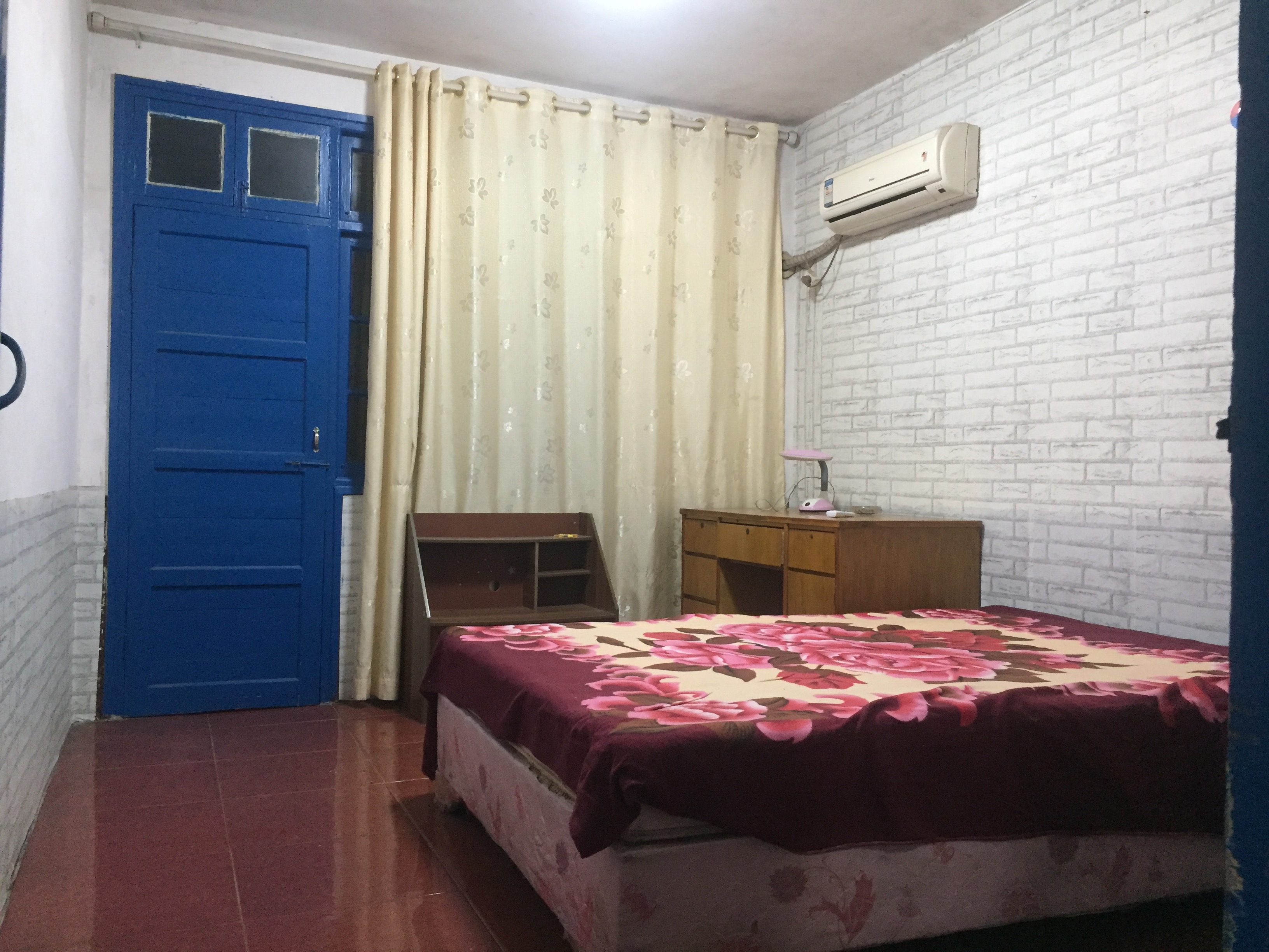 彩霞花园 2室2厅1卫 15.8万 彩霞花园 2室2厅1卫 15.8万客厅