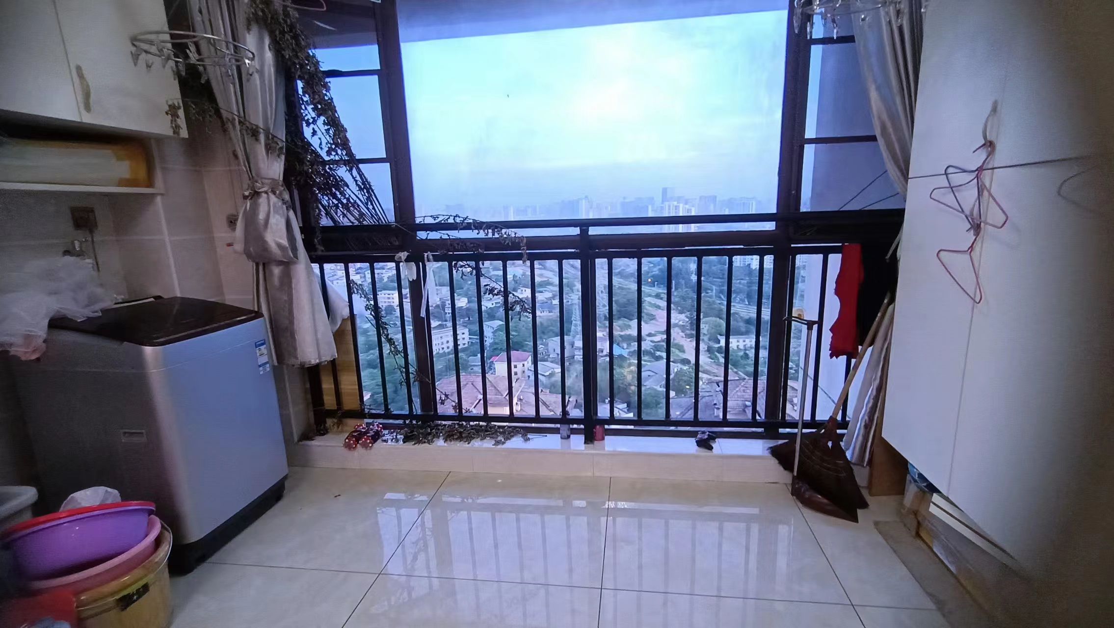 水岸花城(翠堤湾) 3室2厅1卫 44.0万 水岸花城(翠堤湾) 3室2厅1卫 44.0万室内图