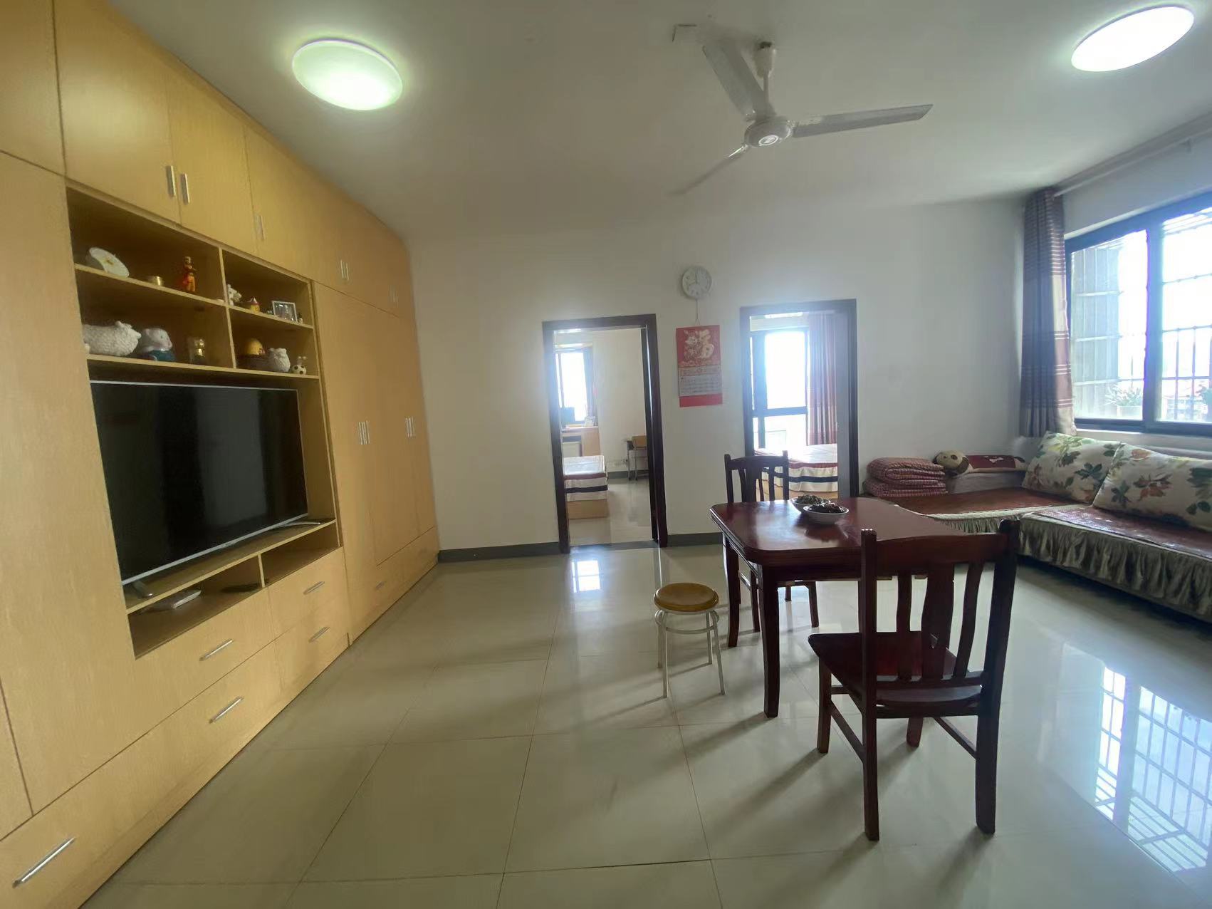 盛世华庭 2室2厅1卫 69.8万 盛世华庭 2室2厅1卫 69.8万室内图