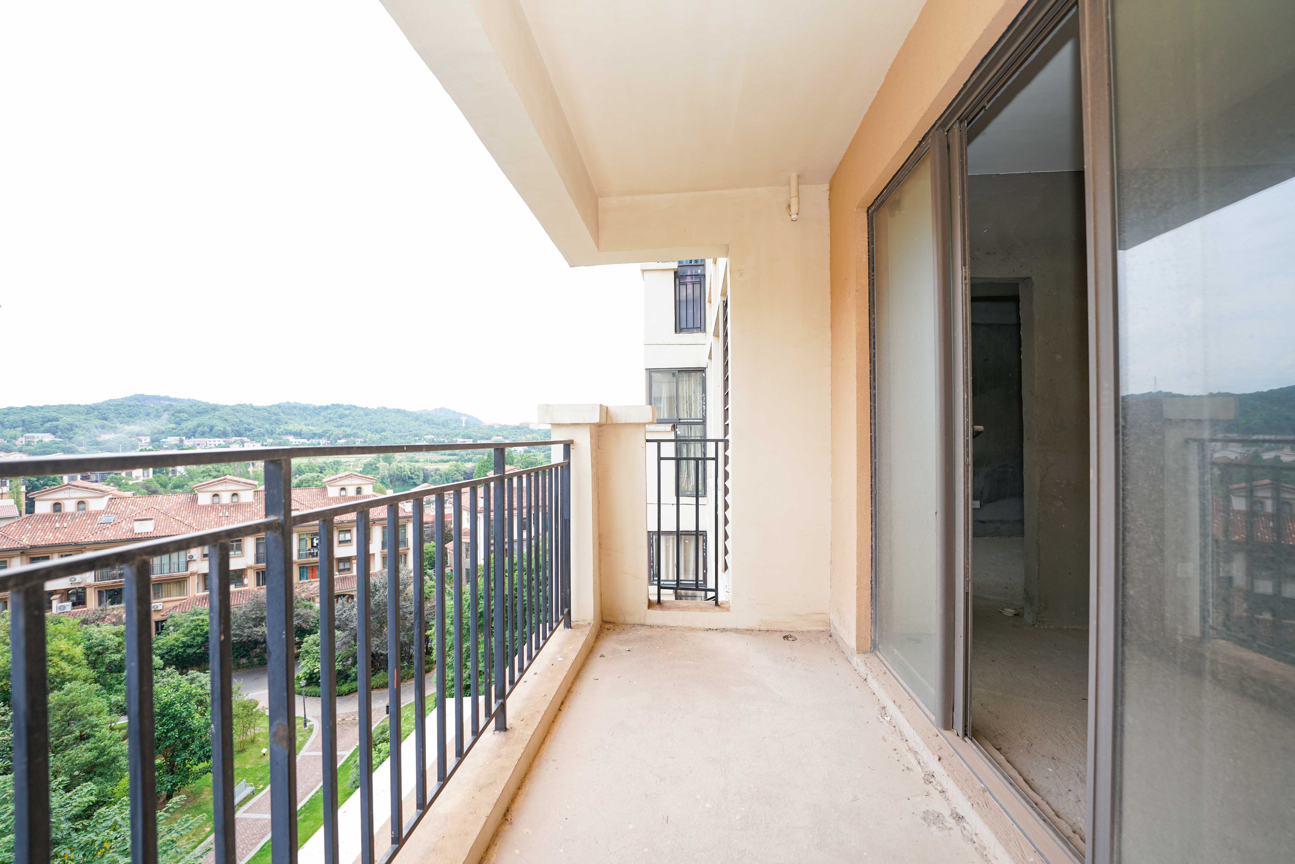 佳兆业水岸新都 5室2厅1卫 219.0万 佳兆业水岸新都 5室2厅1卫 219.0万阳台