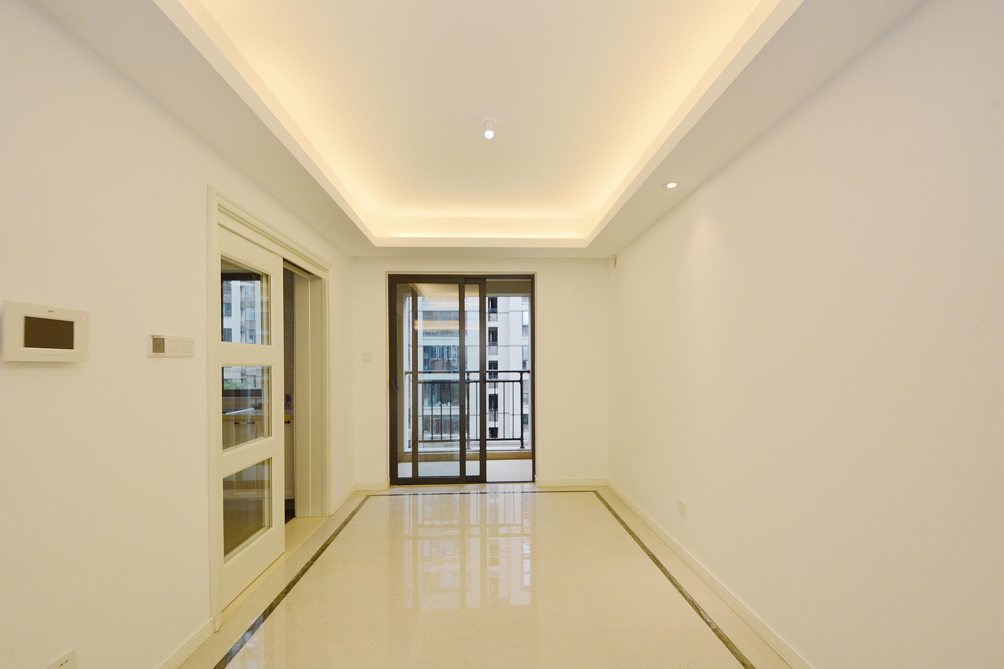 万科魅力之城观澜里  4室2厅2卫    201.0万客厅