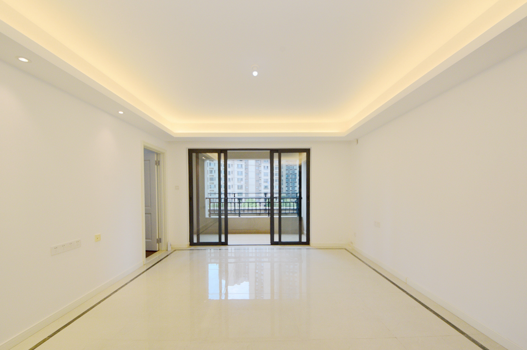 万科魅力之城观澜里  4室2厅2卫    201.0万客厅