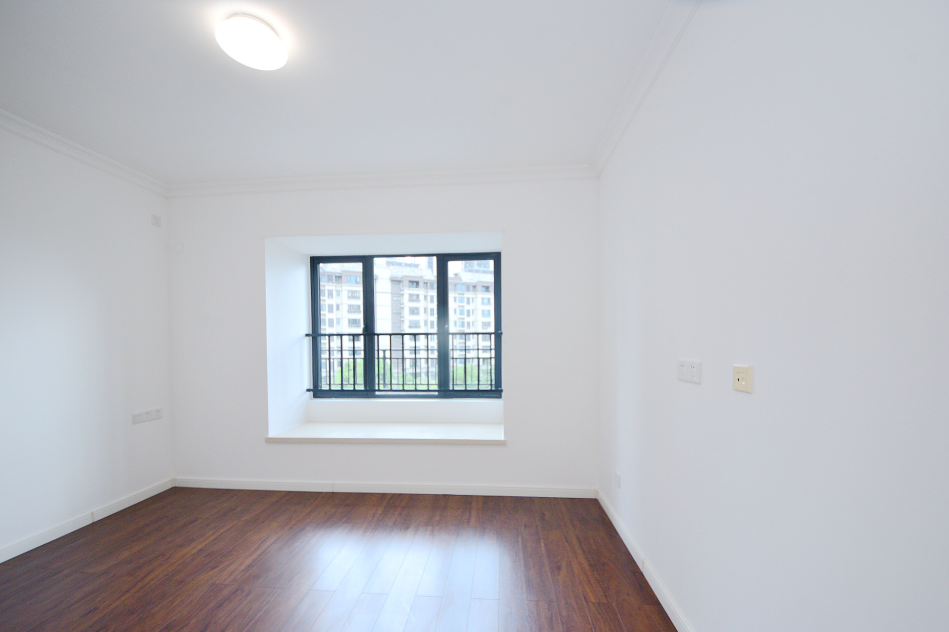 万科魅力之城观澜里  4室2厅2卫    201.0万卧室