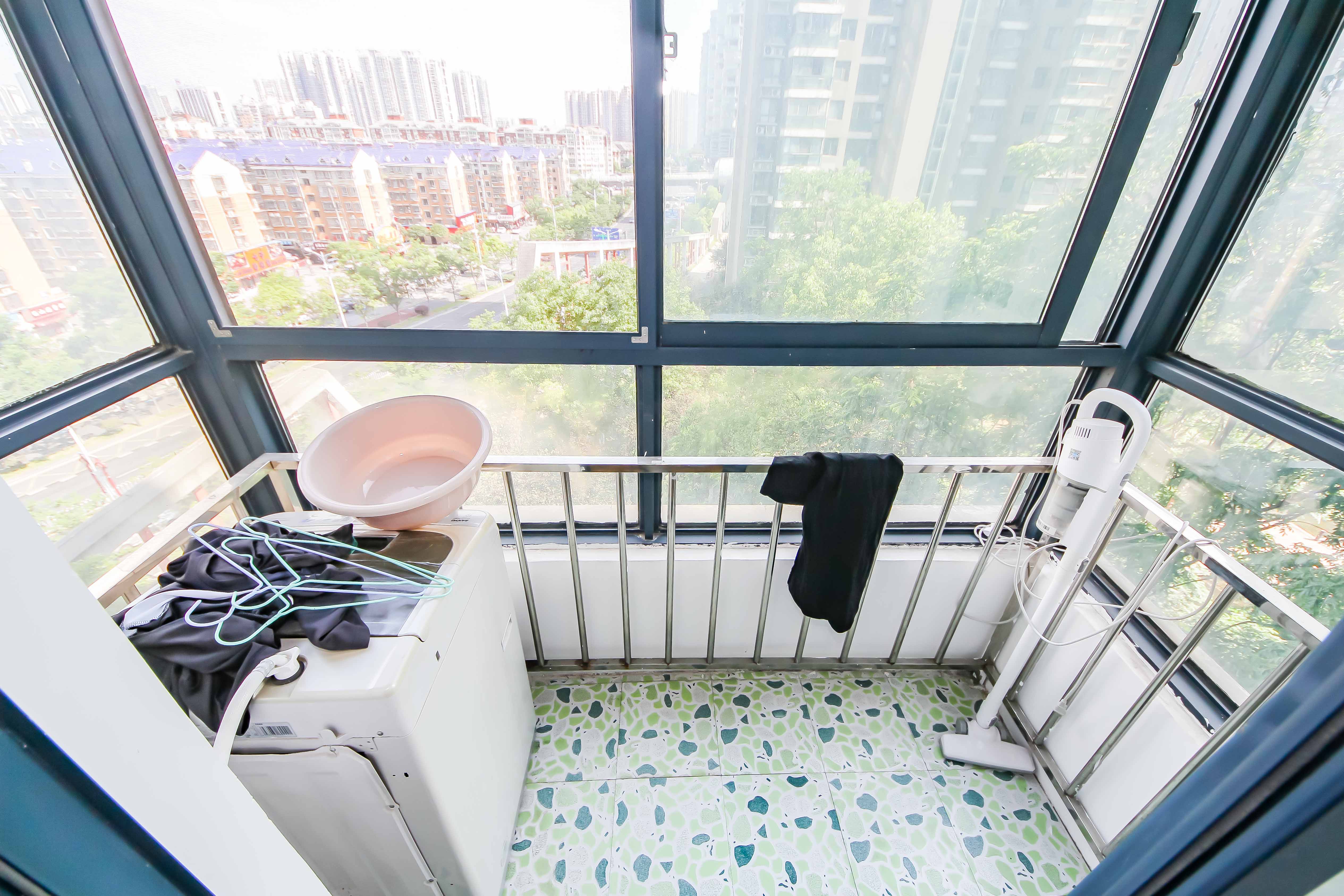 湘江世纪城悦江苑 1室1厅1卫 45.0万 湘江世纪城悦江苑 1室1厅1卫 45.0万阳台