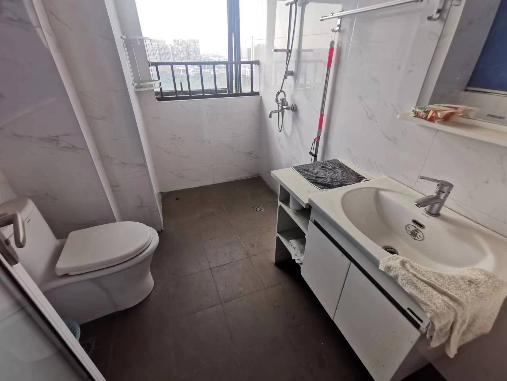 文艺复兴(未来城)  1室1厅1卫    28.8万 文艺复兴(未来城)  1室1厅1卫    28.8万室内图