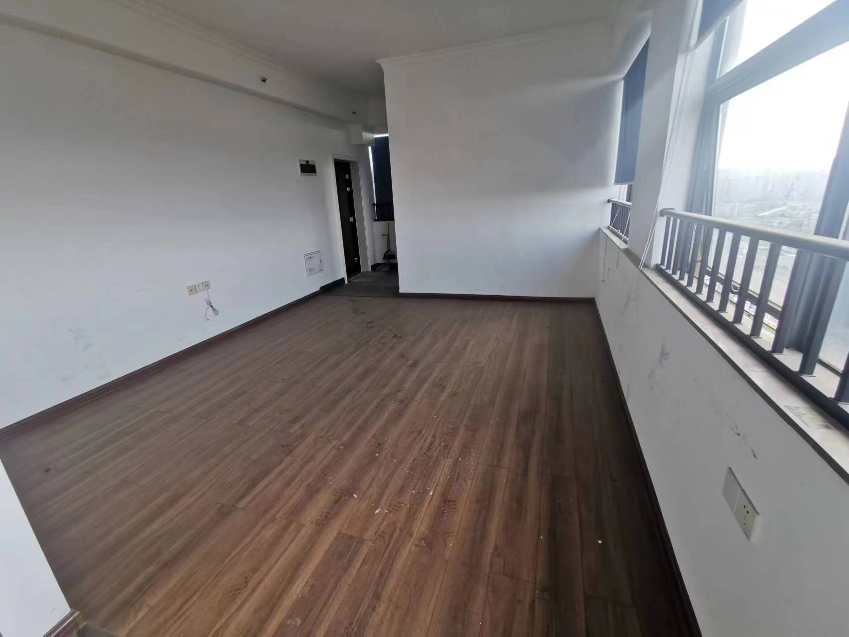 文艺复兴(未来城)  1室1厅1卫    28.8万 文艺复兴(未来城)  1室1厅1卫    28.8万室内图