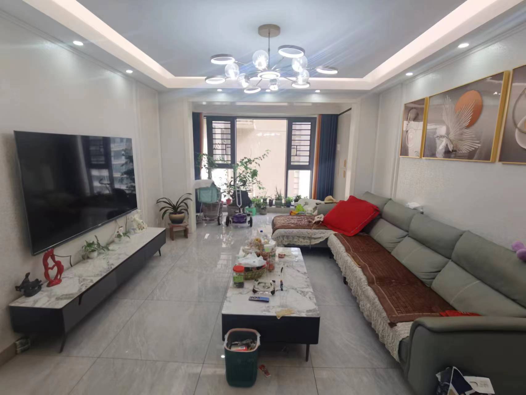 东部美的城 5室2厅2卫 110.0万 东部美的城 5室2厅2卫 110.0万室内图