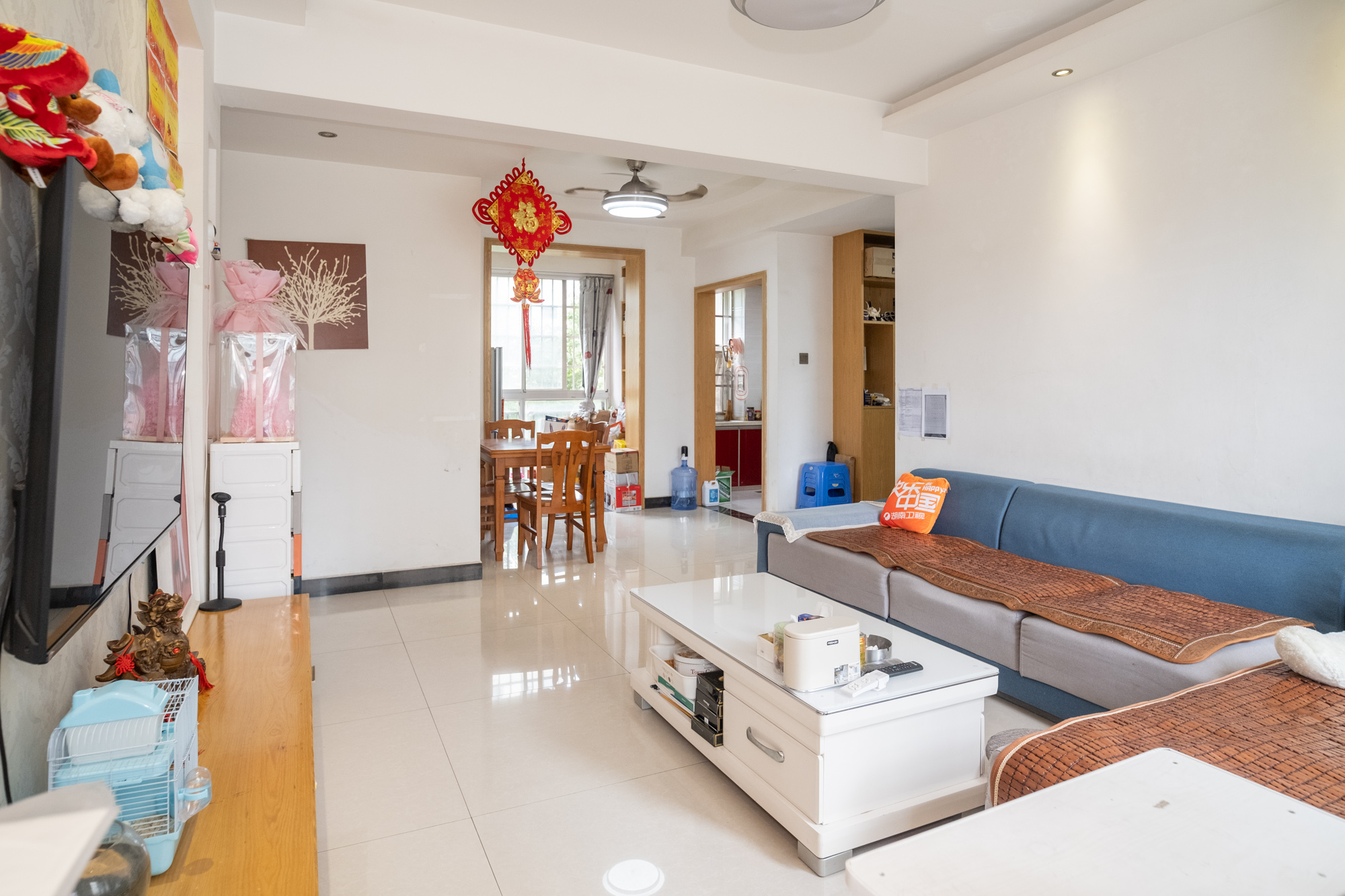 山水湾 2室1厅1卫 49.8万 山水湾 2室1厅1卫 49.8万客厅