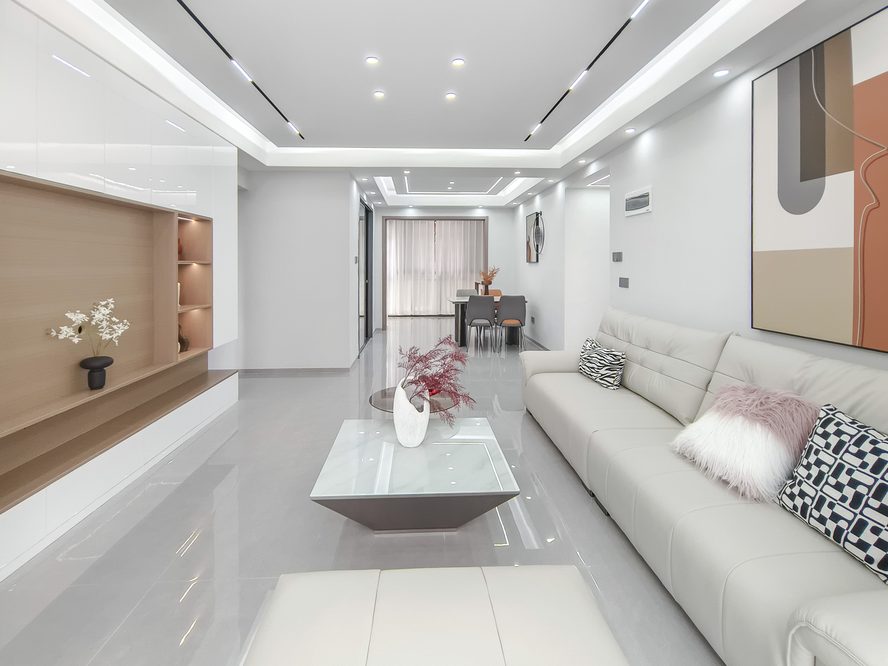 盛地尊域  4室2厅1卫    110.0万客厅