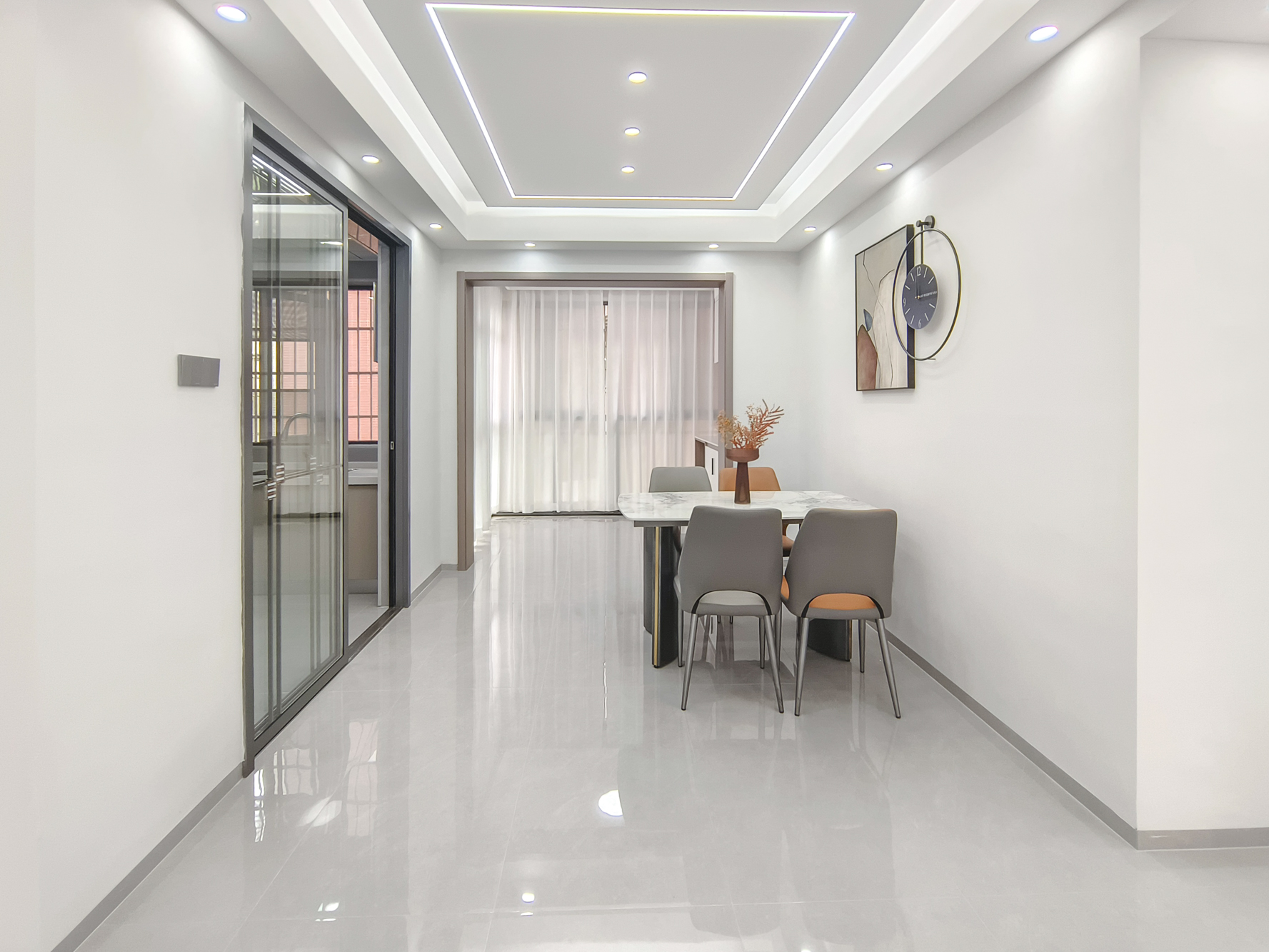 盛地尊域  4室2厅1卫    110.0万客厅