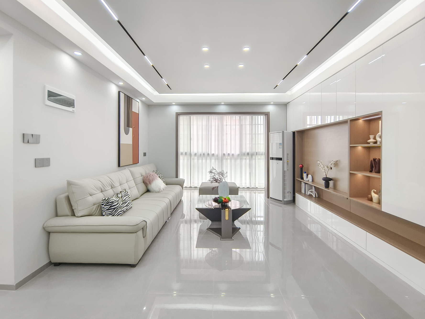 盛地尊域  4室2厅1卫    110.0万客厅