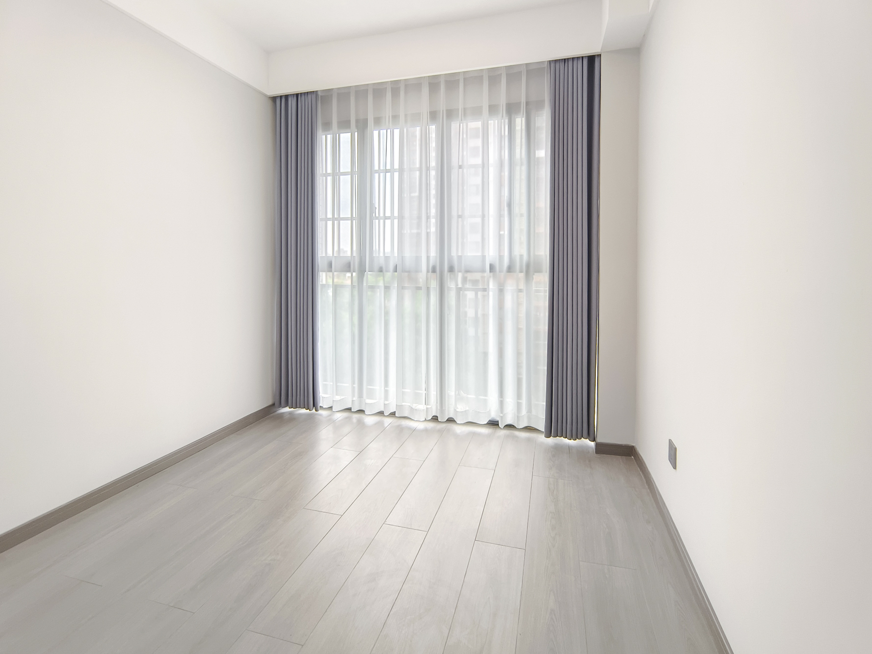 盛地尊域  4室2厅1卫    110.0万卧室