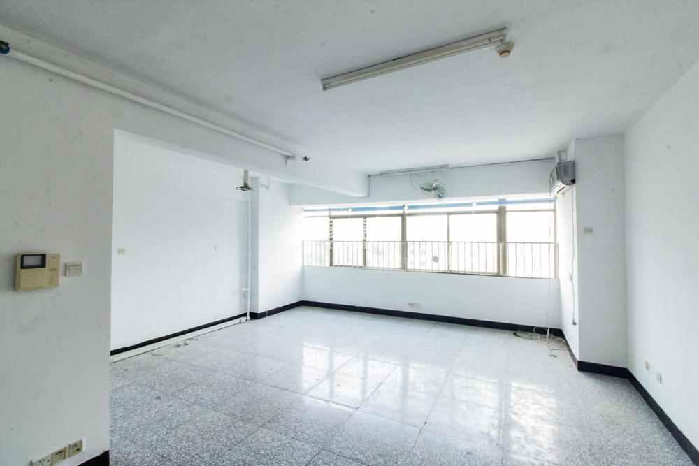 香颂国际 1室1厅1厨1卫 30.00万