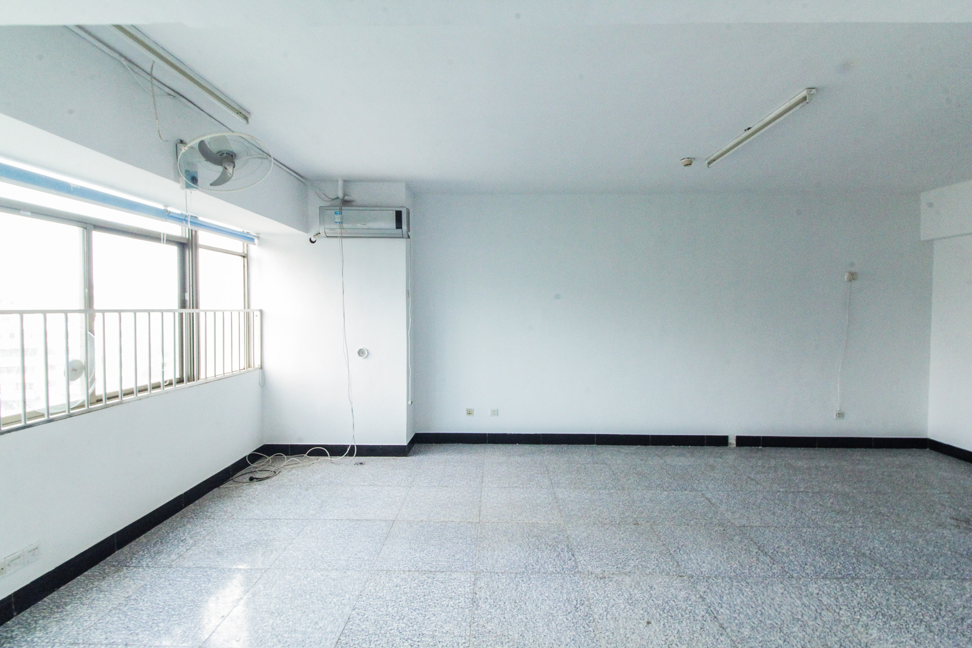 香颂国际  1室1厅1卫    30.0万客厅