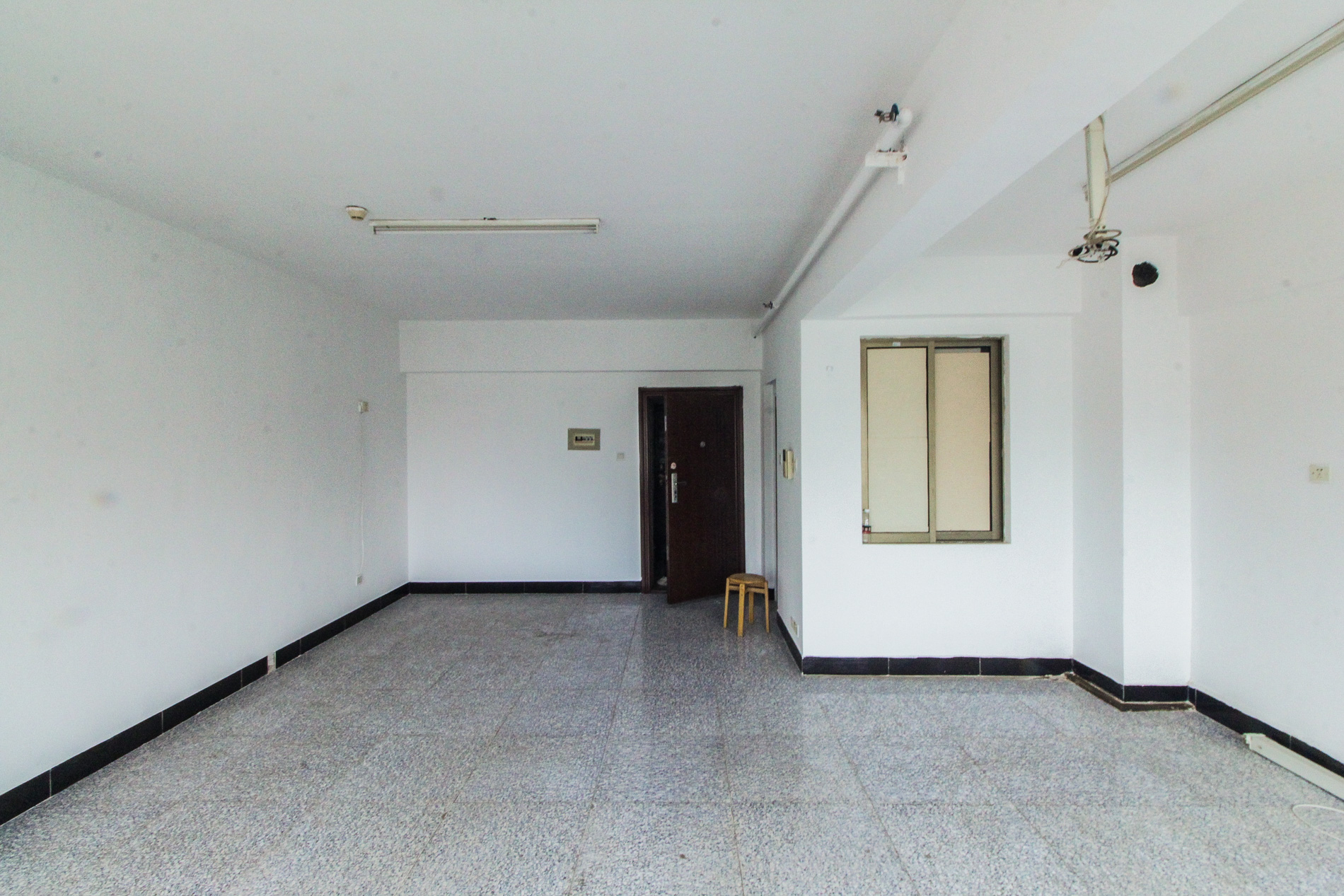 香颂国际  1室1厅1卫    30.0万其他