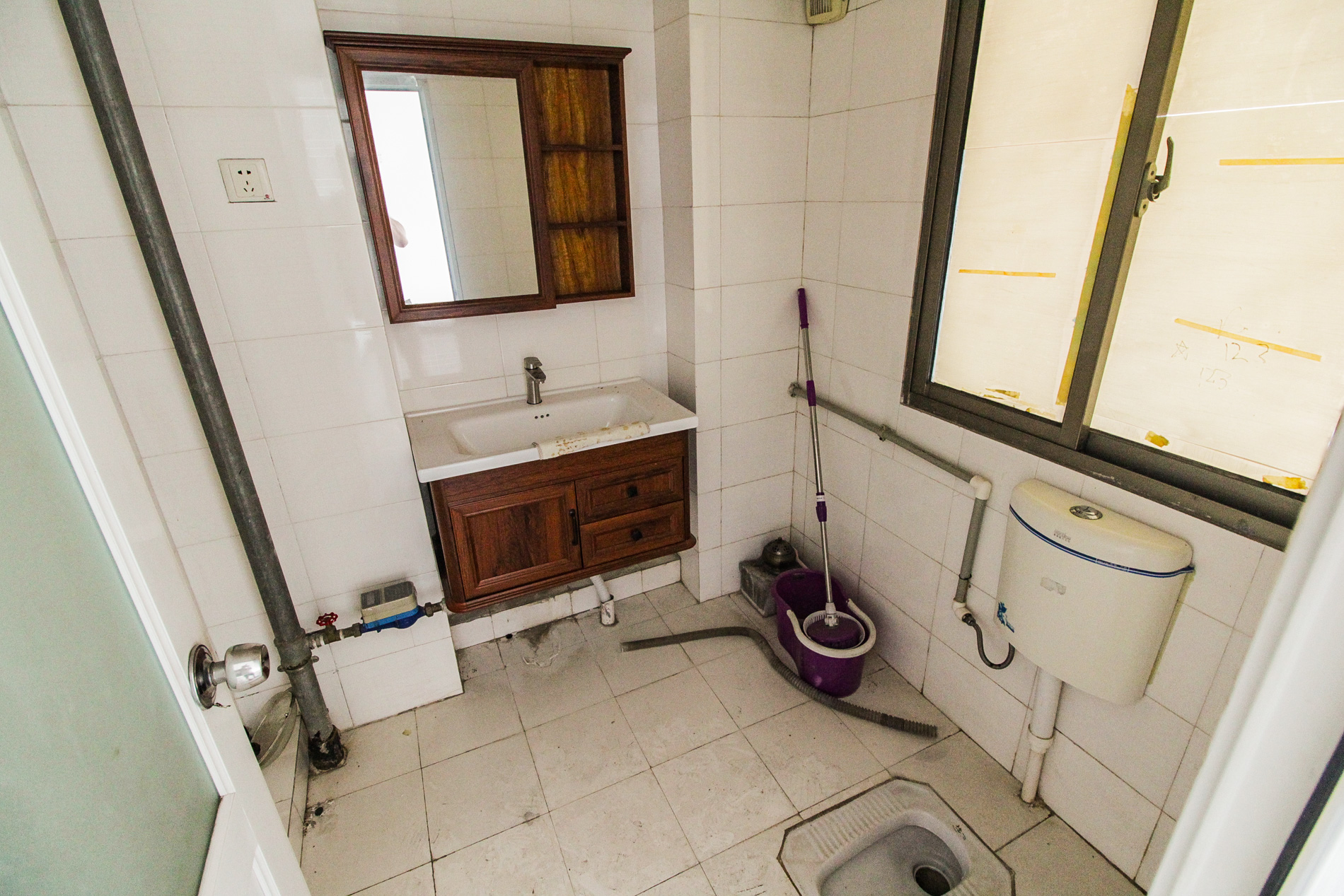 香颂国际  1室1厅1卫    30.0万卫生间