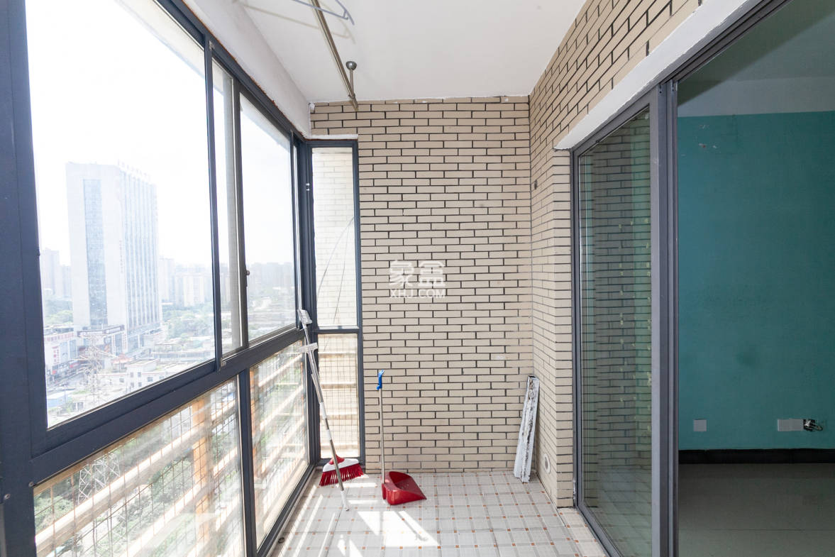 鼎丰前城 2室2厅1卫 52.0万 鼎丰前城 2室2厅1卫 52.0万阳台