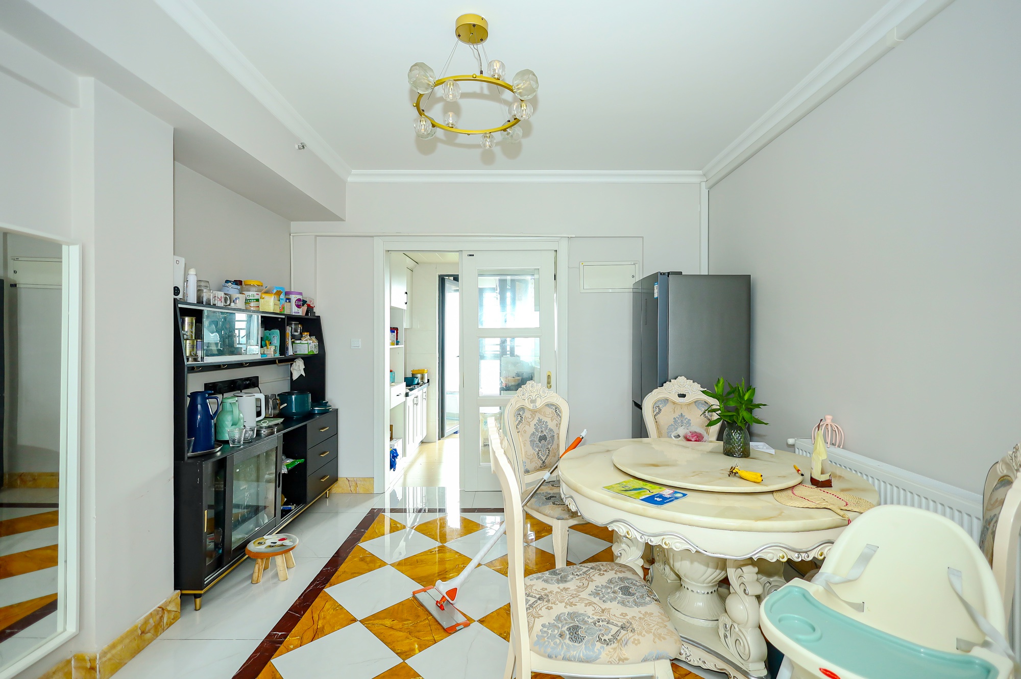 碧桂园威尼斯城 4室2厅2卫 128.0万 碧桂园威尼斯城 4室2厅2卫 128.0万客厅