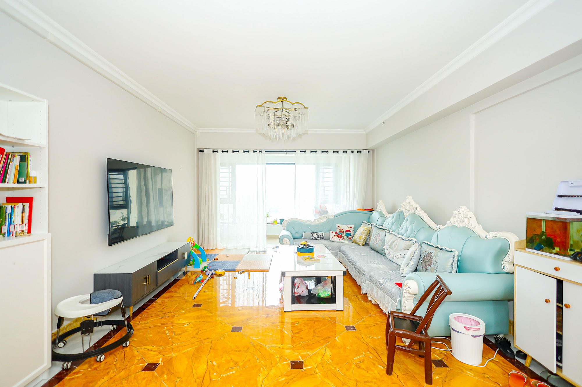 碧桂园威尼斯城 4室2厅2卫 128.0万 碧桂园威尼斯城 4室2厅2卫 128.0万客厅