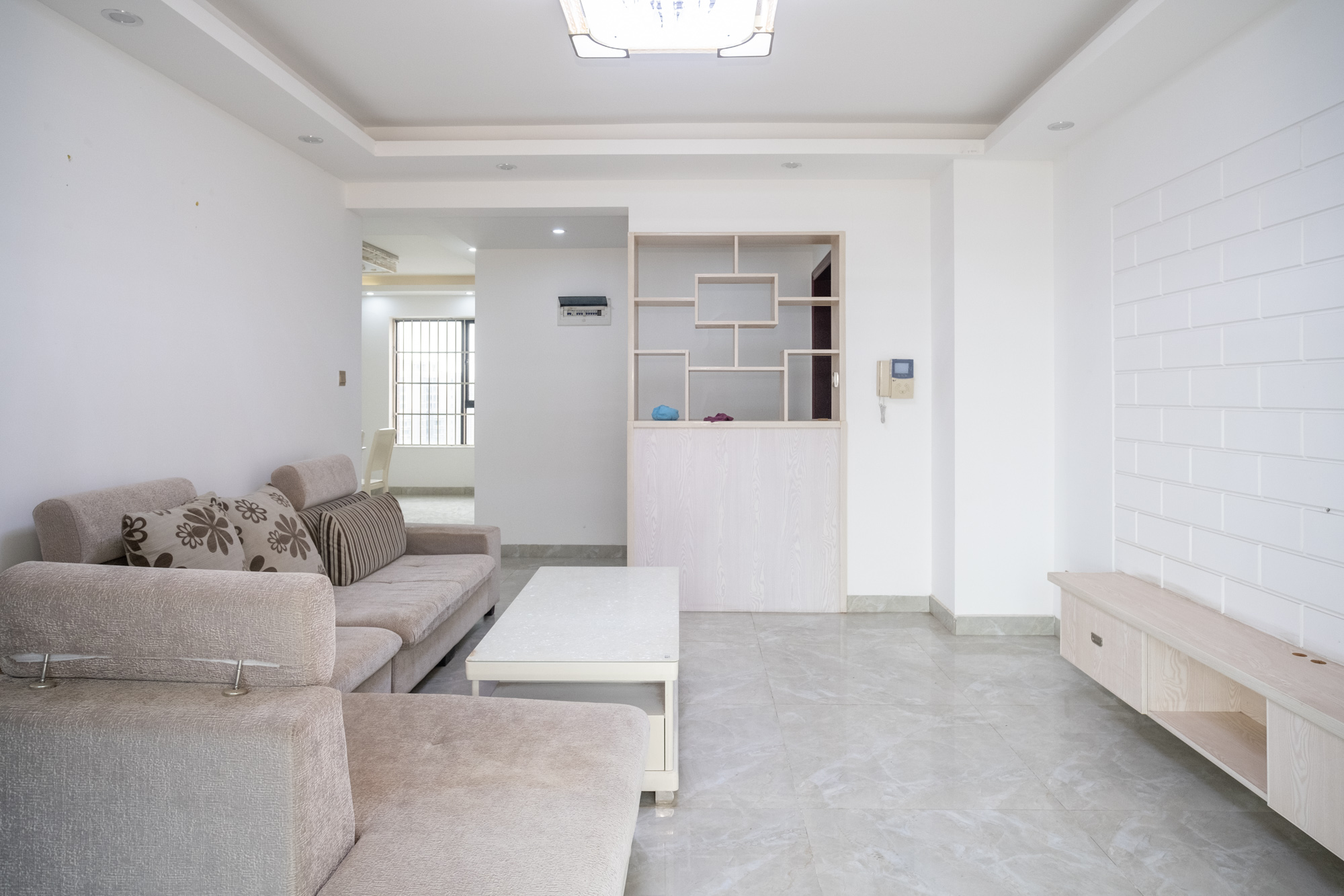 三一街区  3室2厅1卫   80.00万客厅