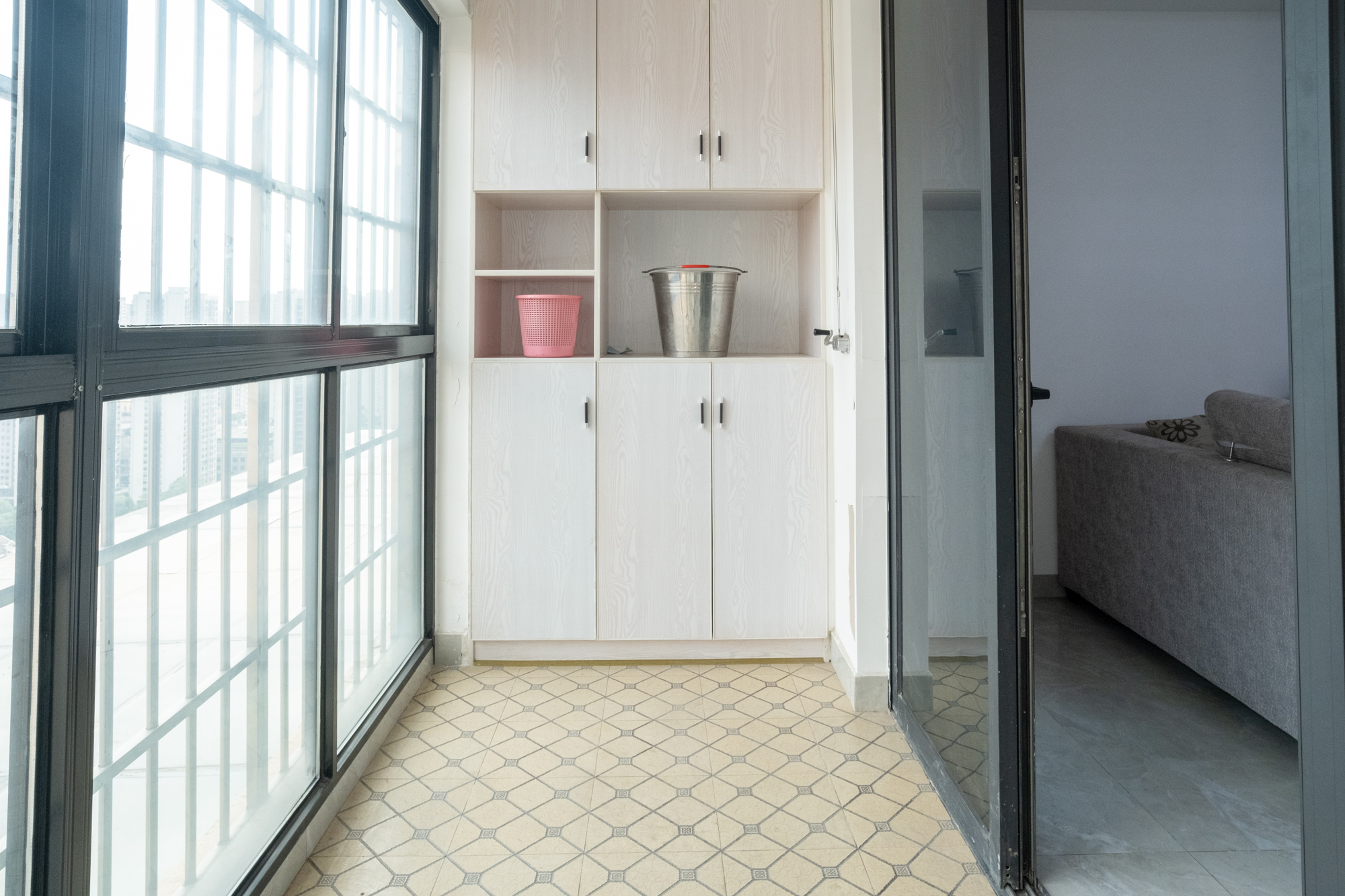 三一街区  3室2厅1卫   80.00万阳台