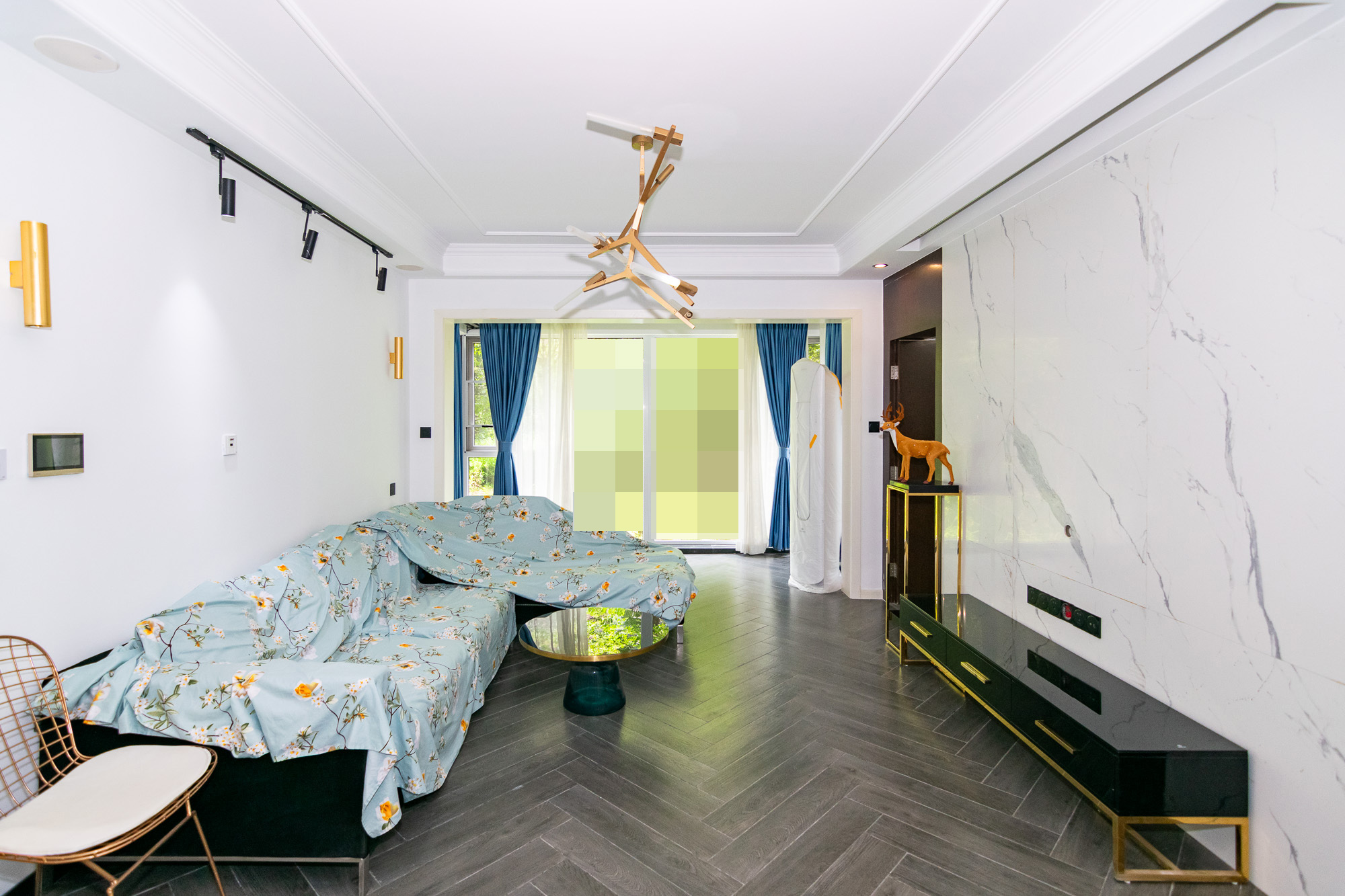 新华联梦想城 4室2厅2卫 126.00万 新华联梦想城 4室2厅2卫 126.00万客厅