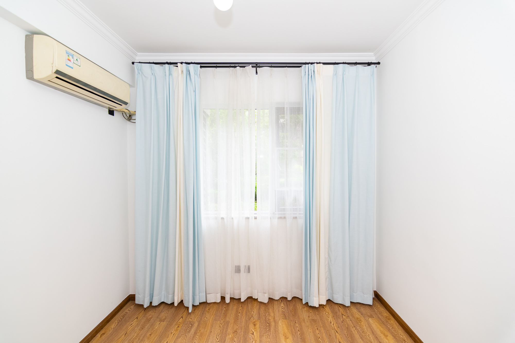 新华联梦想城 4室2厅2卫 126.00万 新华联梦想城 4室2厅2卫 126.00万卧室