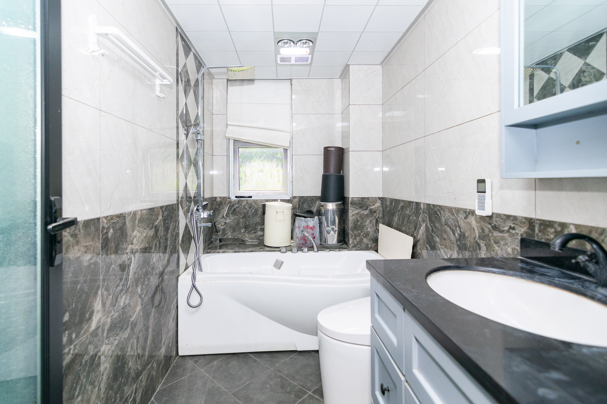 新华联梦想城 4室2厅2卫 126.00万 新华联梦想城 4室2厅2卫 126.00万卫生间